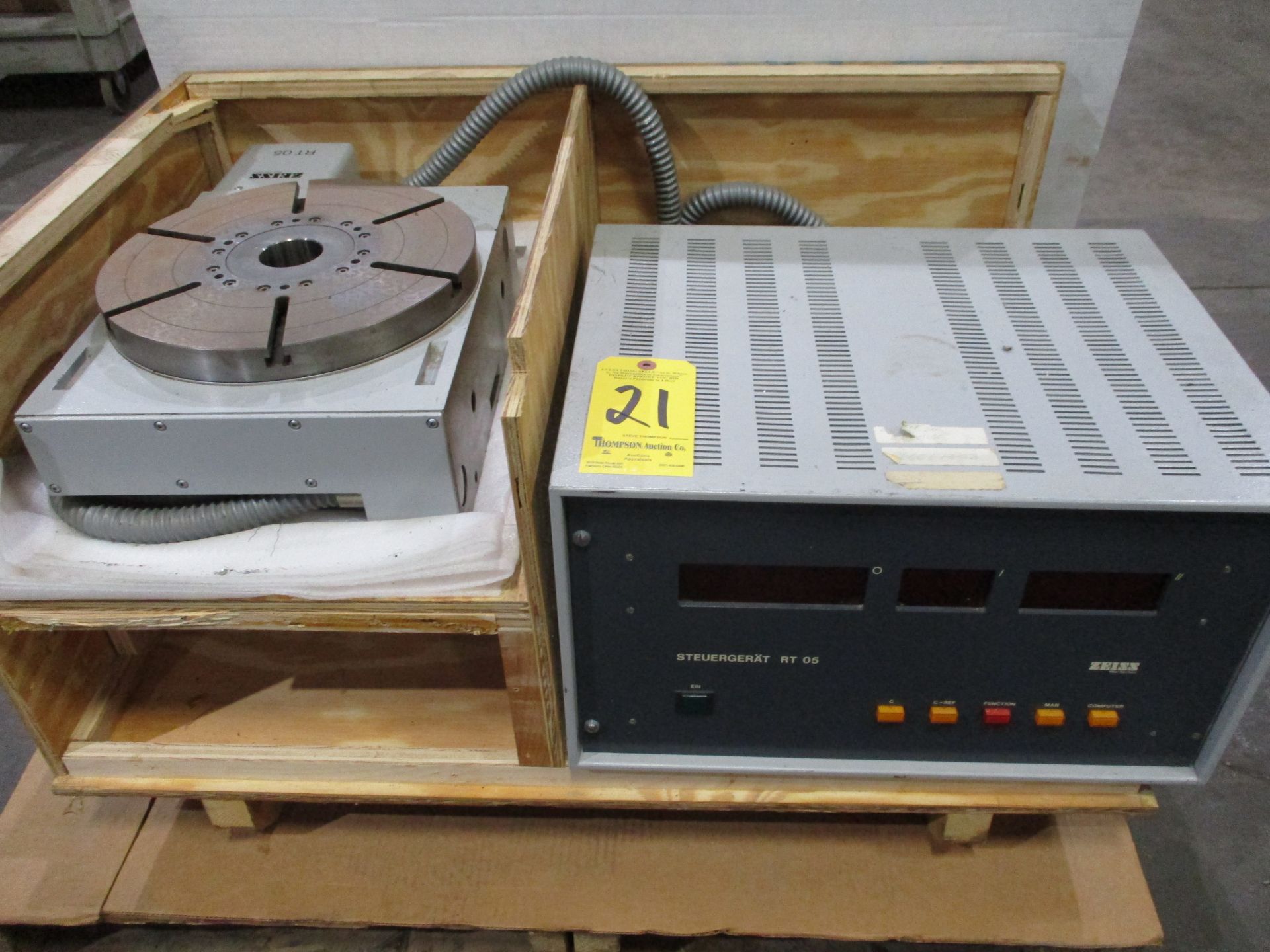 Zeiss Model RT105 Rotary Table, 12" Diameter with Control