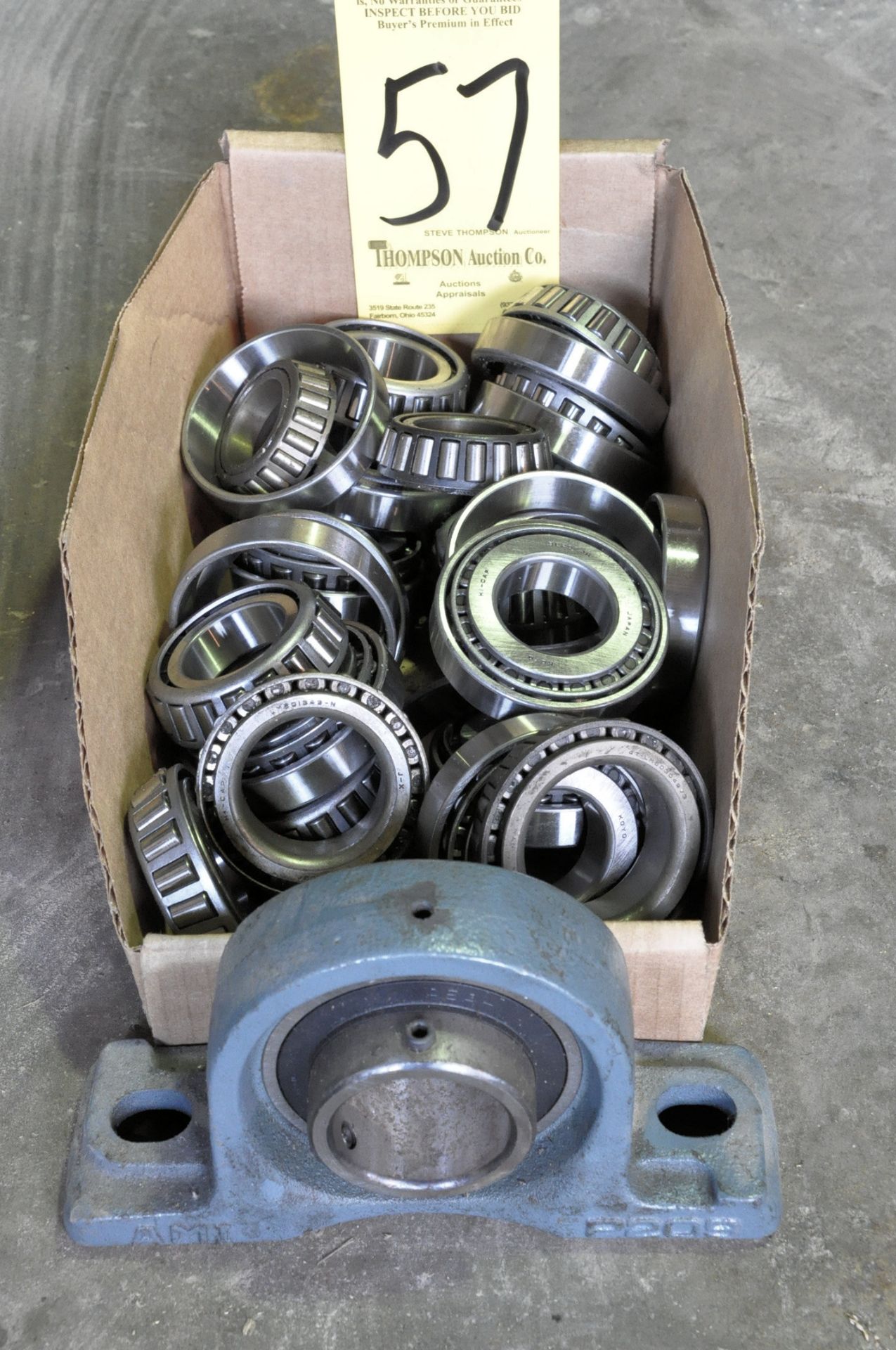 Lot-Bearings in (1) Box and (1) Pillow Block Bearing