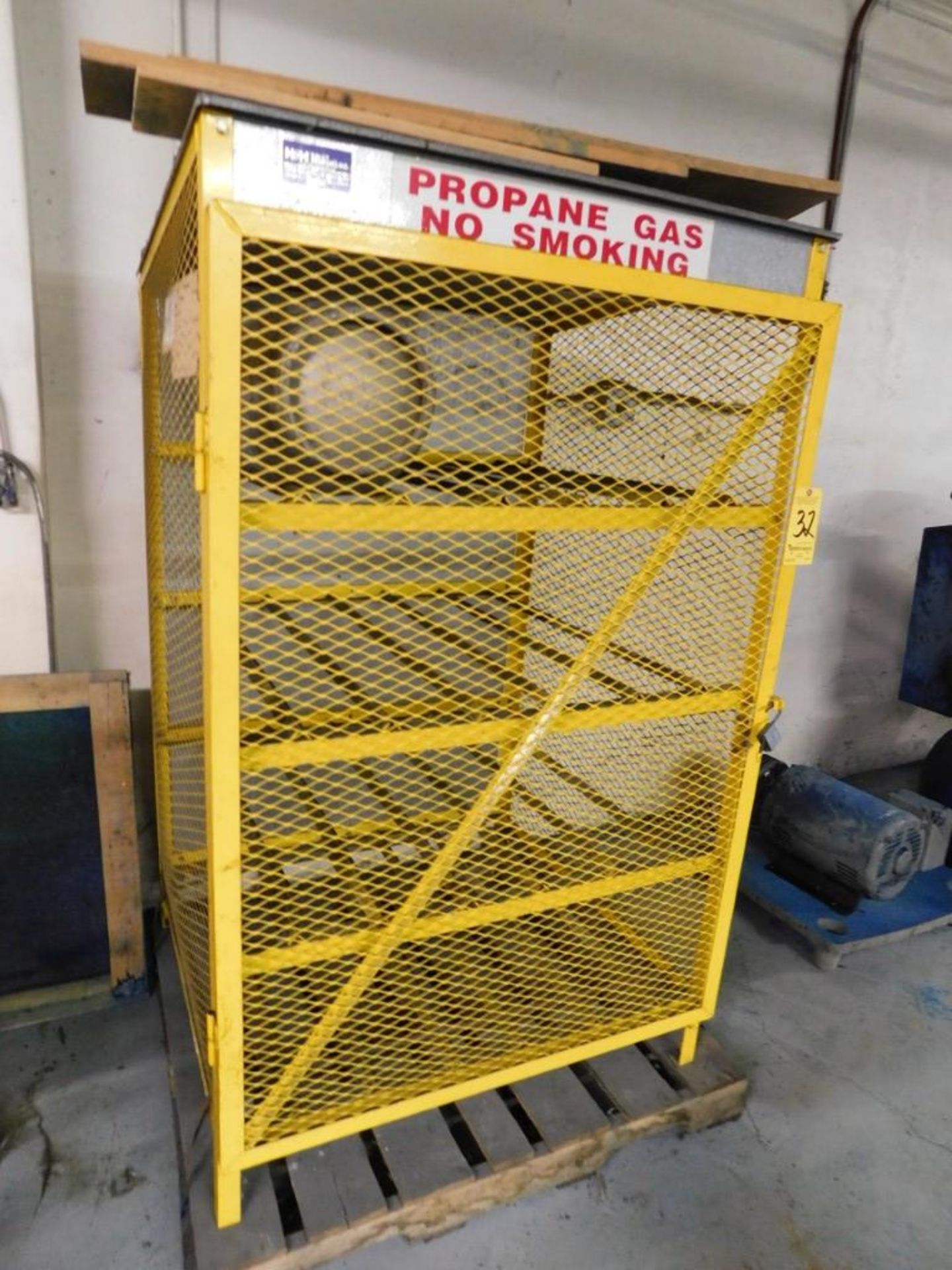 Propane Tank Storage Cage, No Tanks Included