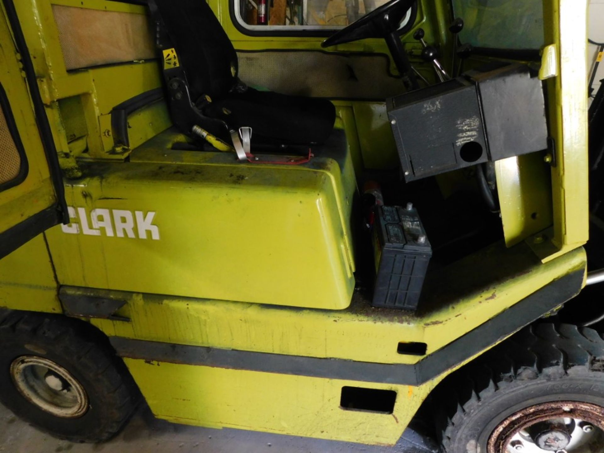 Clark Model C500-440 Fork Lift, s/n Y355-0190-5415FA, 3,700 Lb. Capacity, LP, Enclosed Cab, Solid - Image 11 of 13