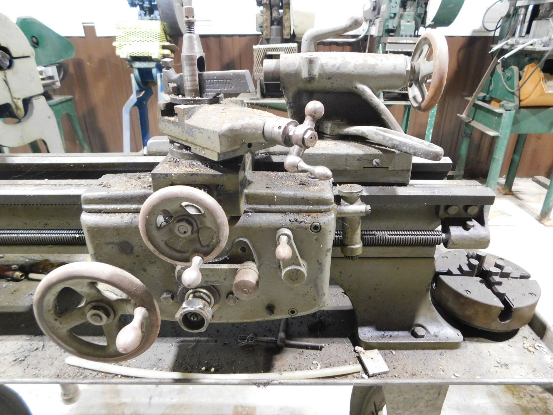 Logan 10" x 24" Lathe, SN 37501, 6" 3-Jaw Chuck, 6" 4-Jaw Chuck, 115V, 1 phs. - Image 5 of 12