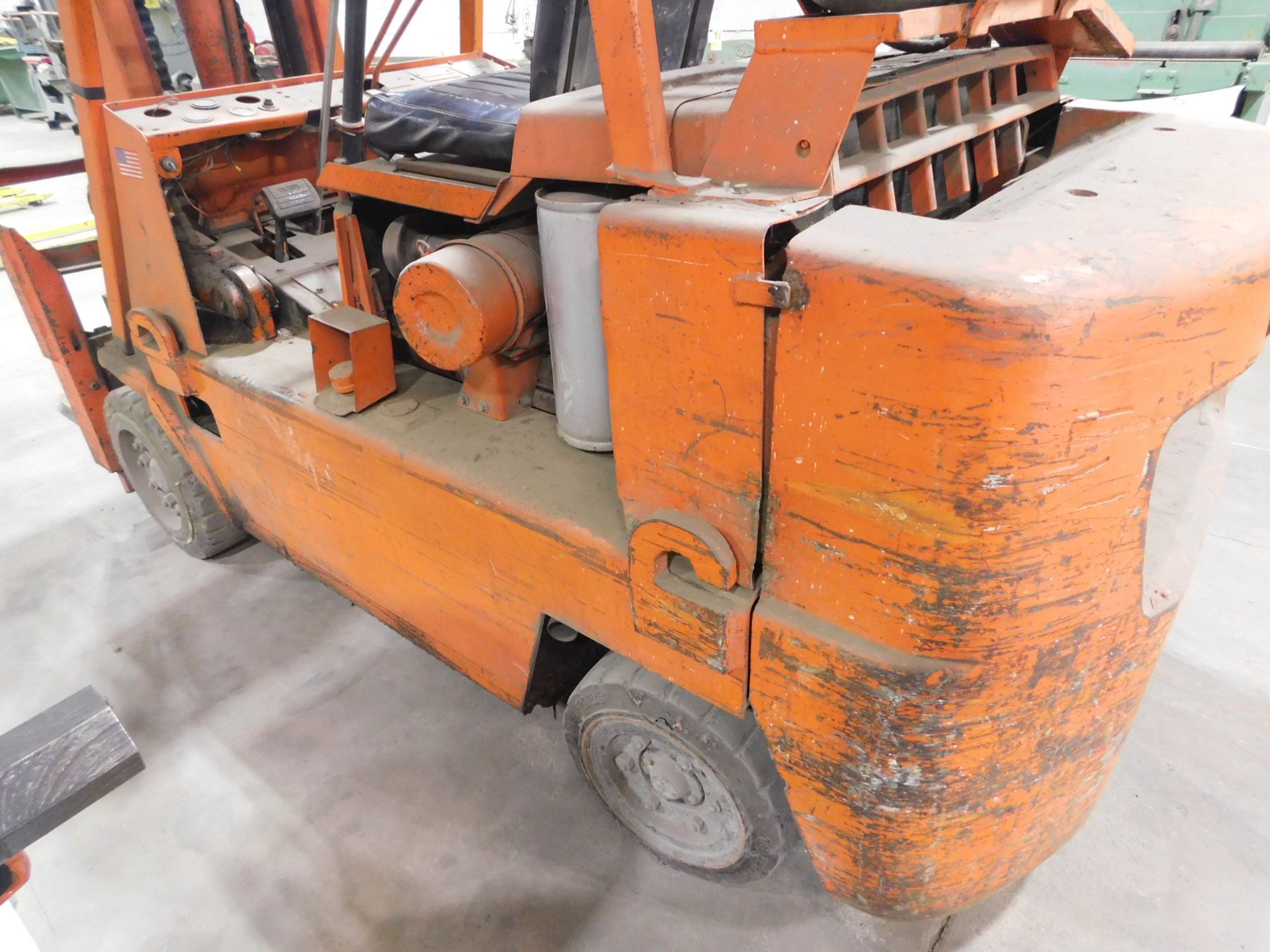 Clark Model C100 Forklift, SN C100-53-884-LPG018, 10,000 lb. Cap., LP, Hard Tire, 2-Stage Mast, - Image 9 of 14