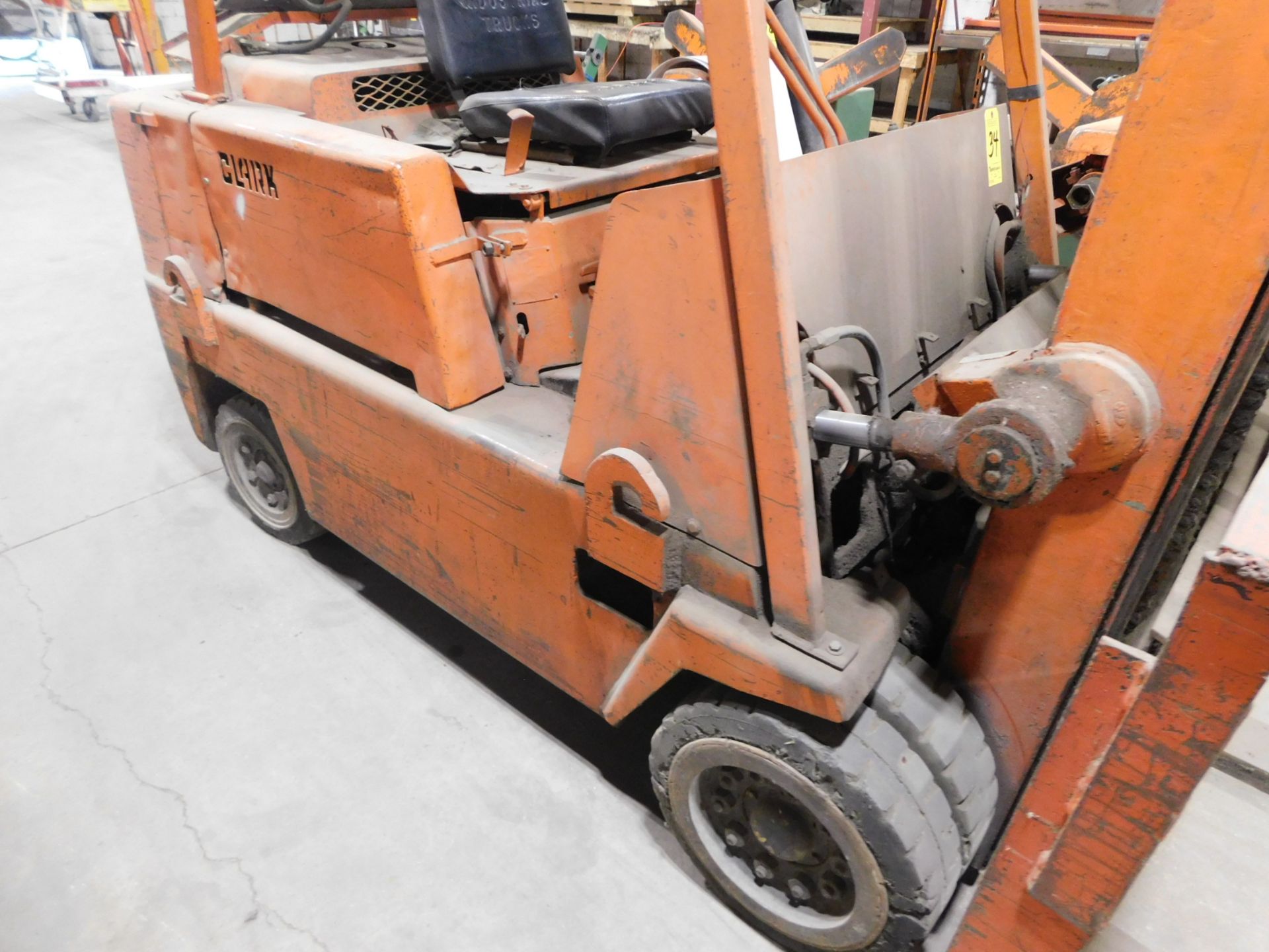 Clark Model C100 Forklift, SN C100-53-884-LPG018, 10,000 lb. Cap., LP, Hard Tire, 2-Stage Mast, - Image 5 of 14