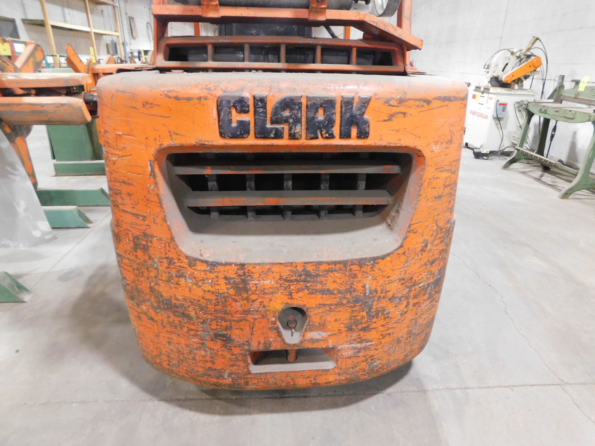 Clark Model C100 Forklift, SN C100-53-884-LPG018, 10,000 lb. Cap., LP, Hard Tire, 2-Stage Mast, - Image 7 of 14