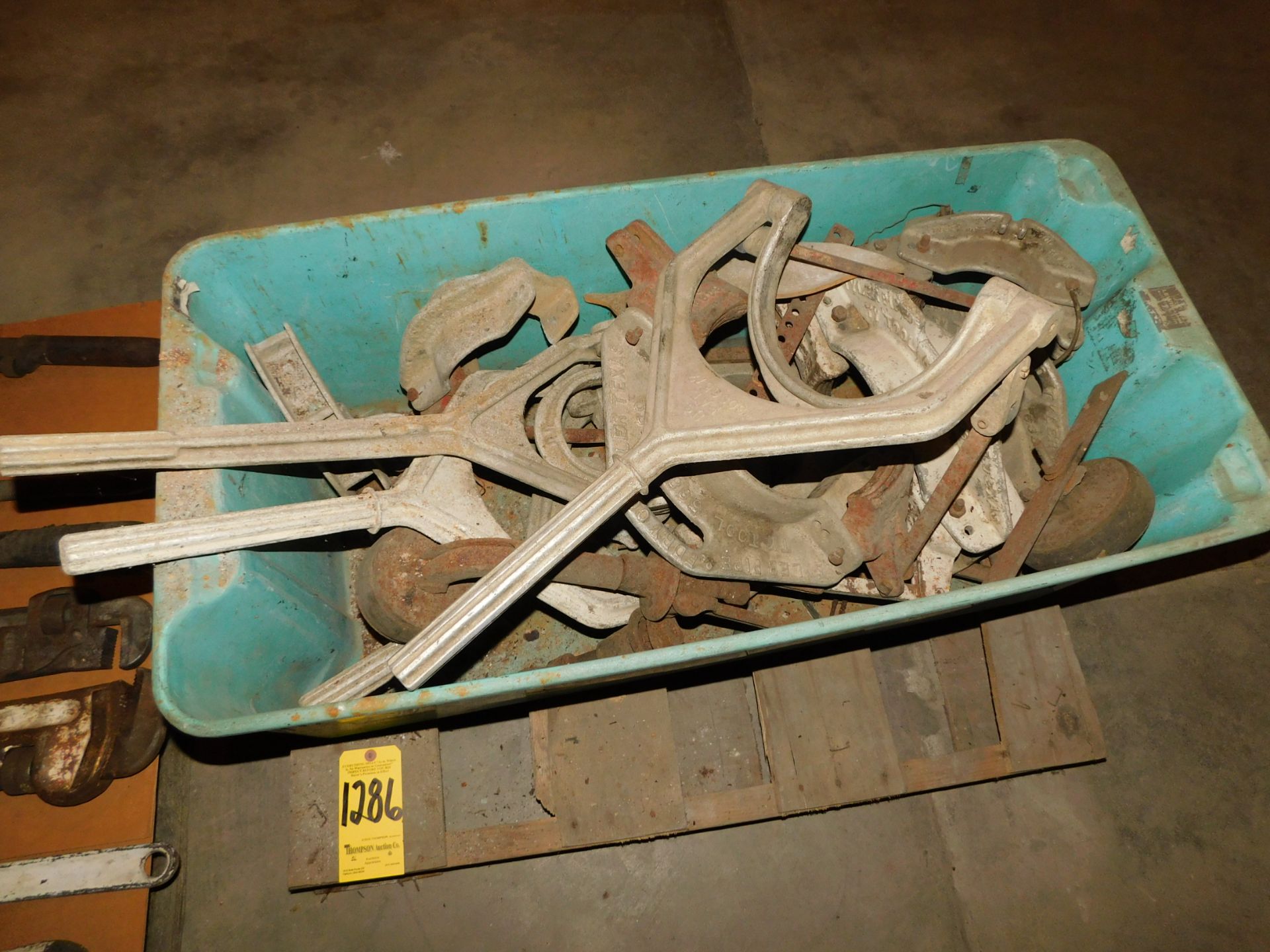 Pipe Handling Tools-Skid Lot