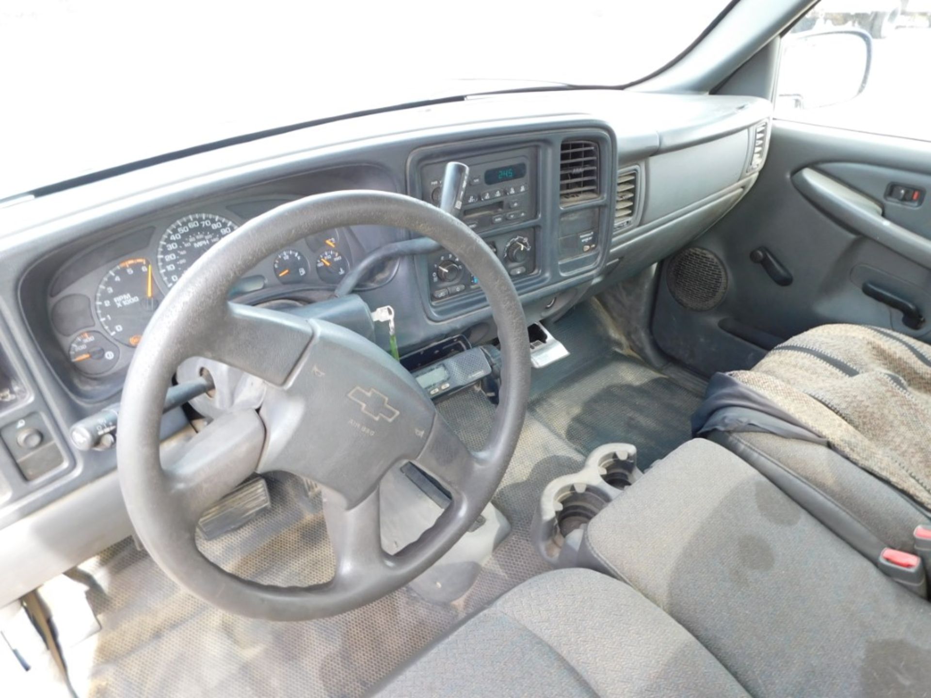 2004 Chevrolet Silverado 2500 HD Pickup, VIN 1GHCK24G74E186757, Regular Cab, Automatic, 4x4, AM/ - Image 32 of 43