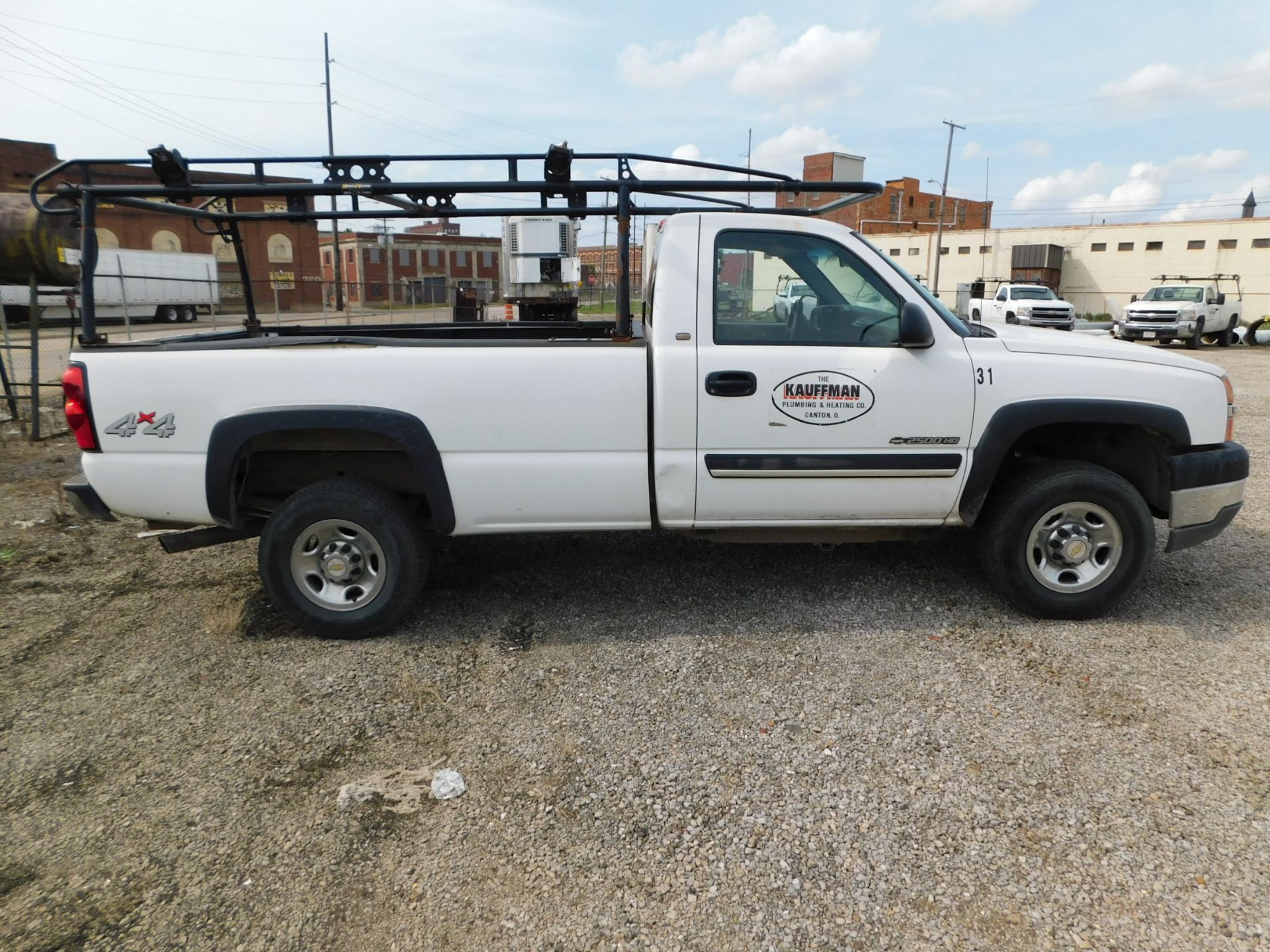 2004 Chevrolet Silverado 2500 HD Pickup, VIN 1GHCK24G74E186757, Regular Cab, Automatic, 4x4, AM/ - Image 8 of 43