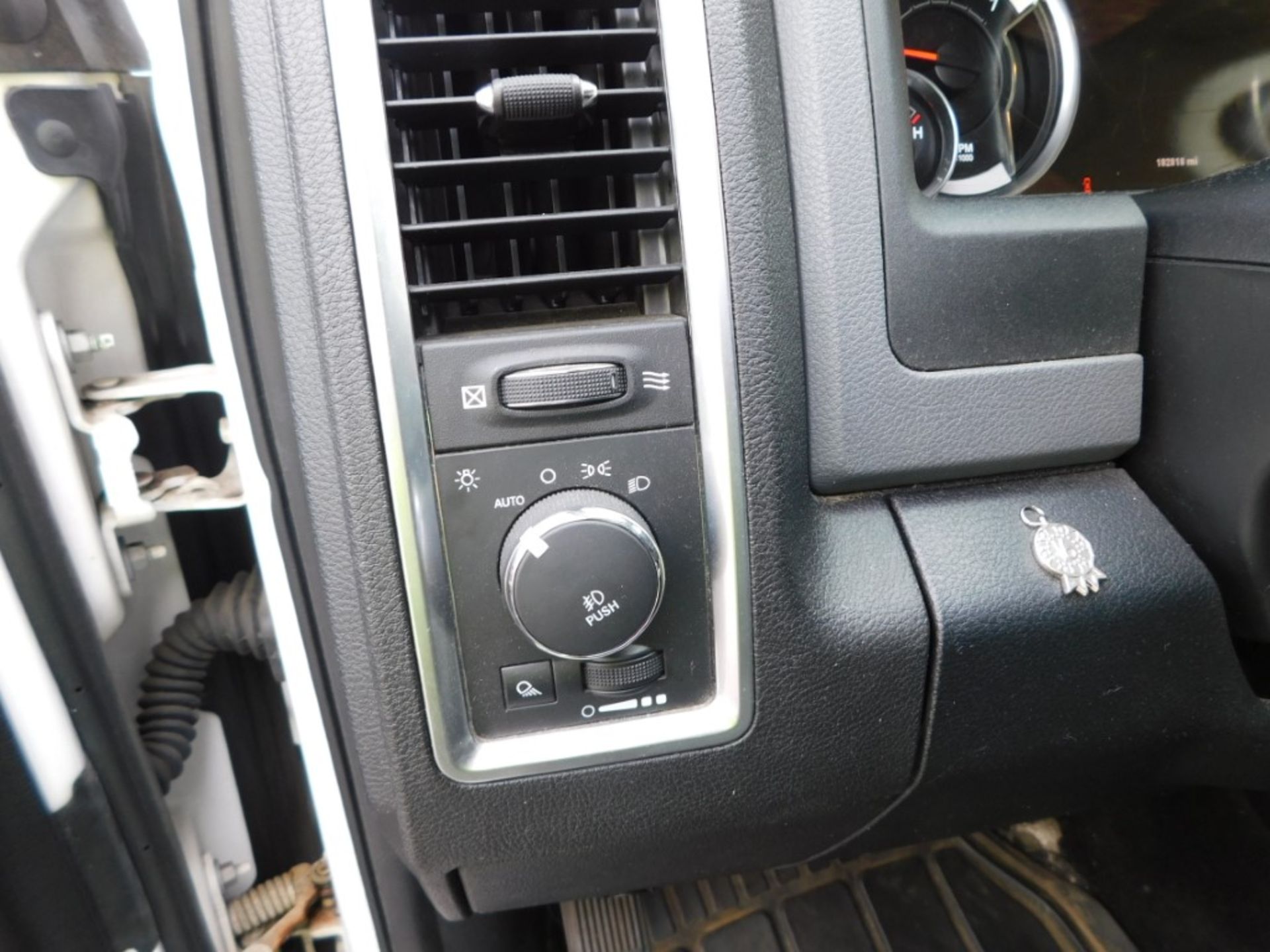 2014 Dodge Ram 1500 Pickup VIN 1C6RR7LG0ES306150, Crew Cab, 4 WD, Automatic, Cruise Control, PW, PL, - Image 24 of 33