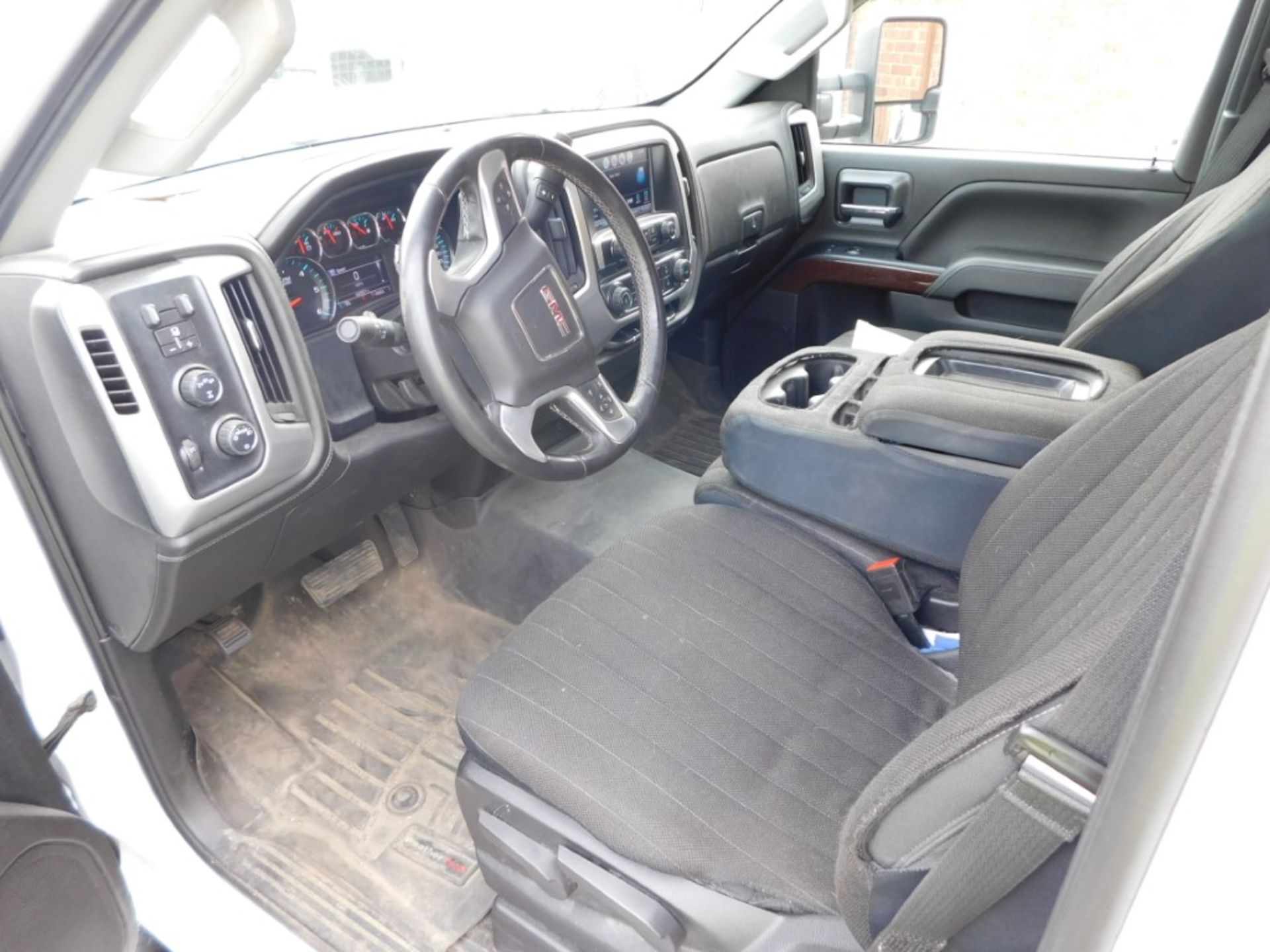 2018 GMC 2500 HD Pickup, VIN 1GT02SEG6JZ269242, 4 x 4, Automatic, Regular Cab, Cruise Control, AM/ - Image 18 of 30