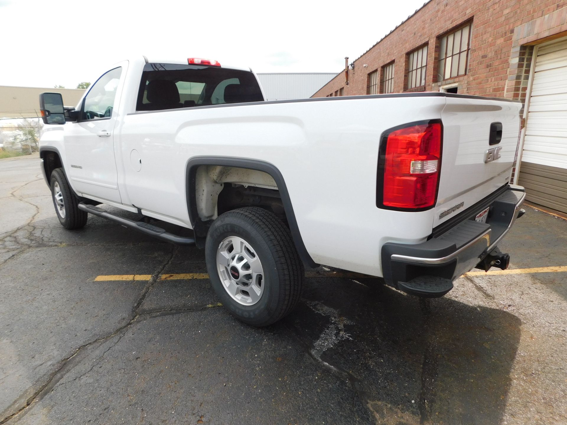 2018 GMC 2500 HD Pickup, VIN 1GT02SEG6JZ269242, 4 x 4, Automatic, Regular Cab, Cruise Control, AM/ - Image 5 of 30