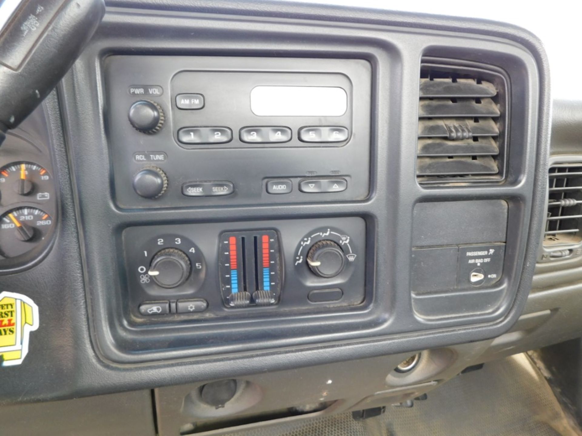 2006 Chevrolet Silverado 2500 HD Pickup, VIN 1GCHC24U45E198675, Regular Cab, Automatic, Cruise - Image 37 of 40