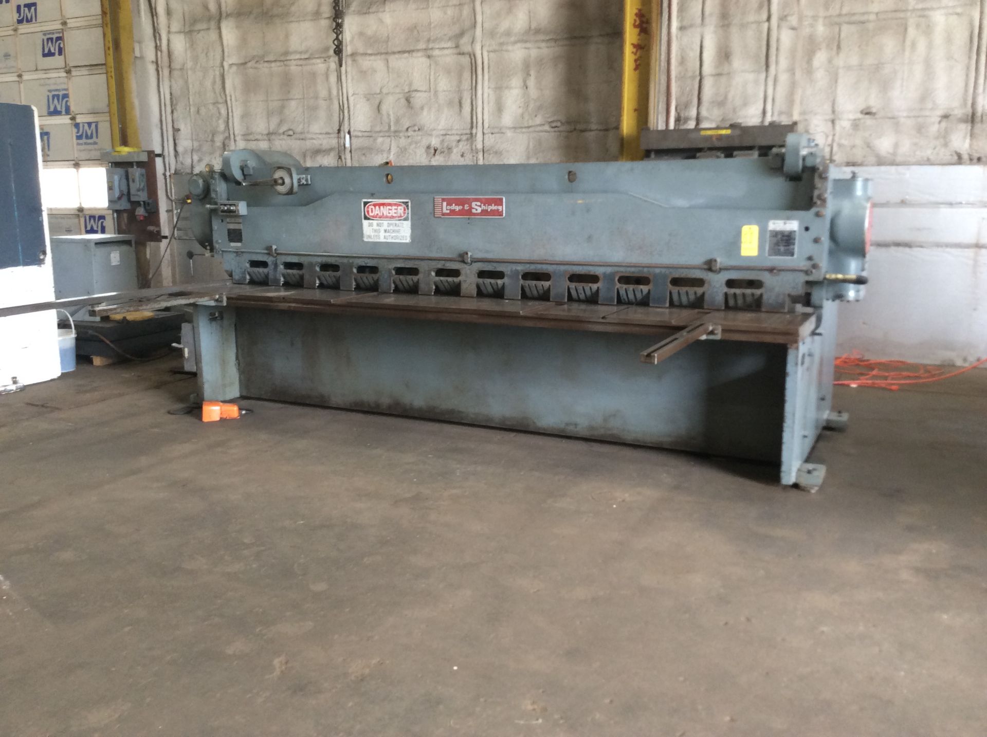 Lodge and Shipley Model 0412 Power Squaring Shear, s/n 46527, 12' X 1/4" Capacity, 10' Squaring Arm,