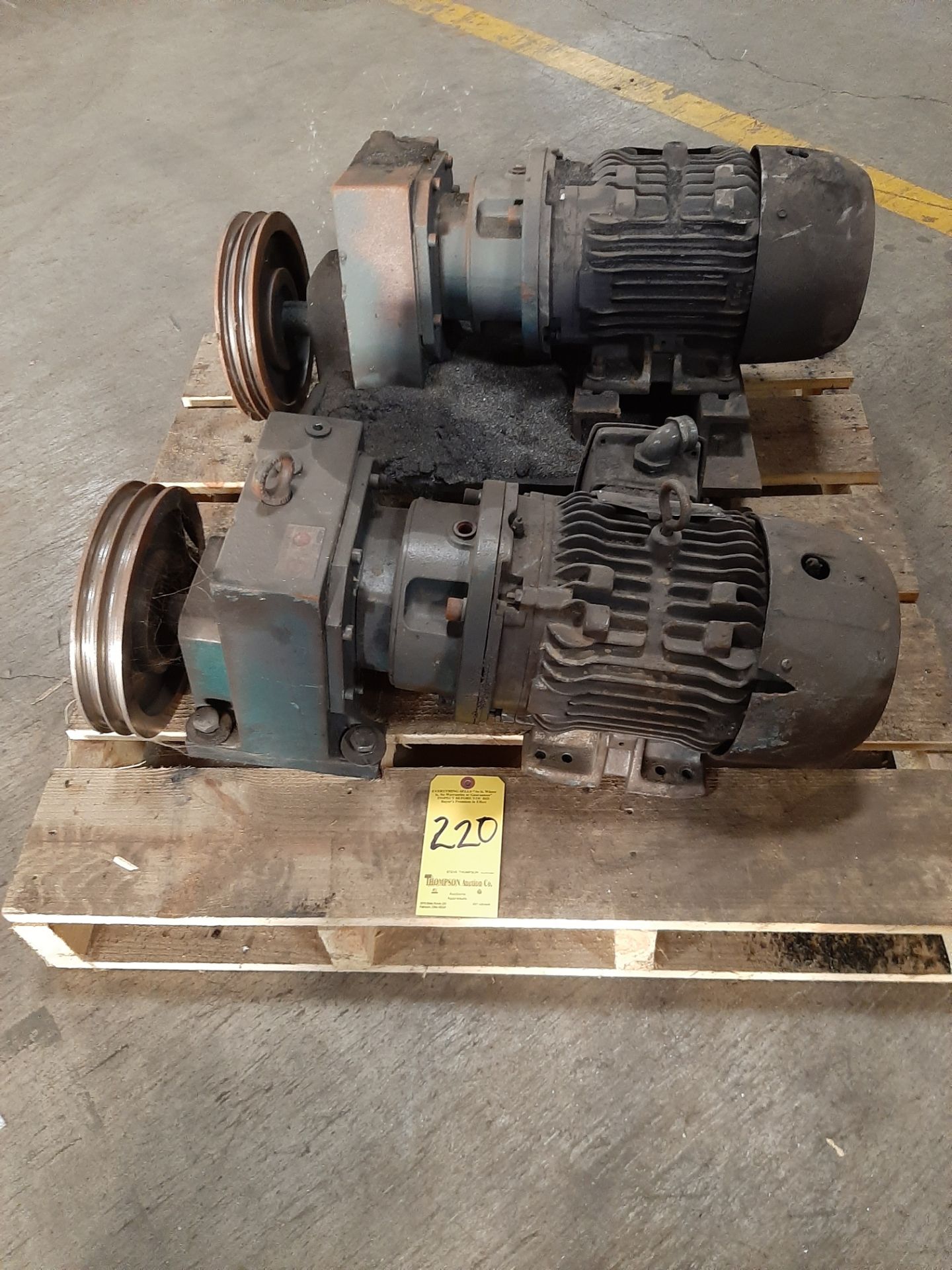 (2) 5 HP Siemens SD10 Motors, 230/460 Volts, 3PH, with reducer