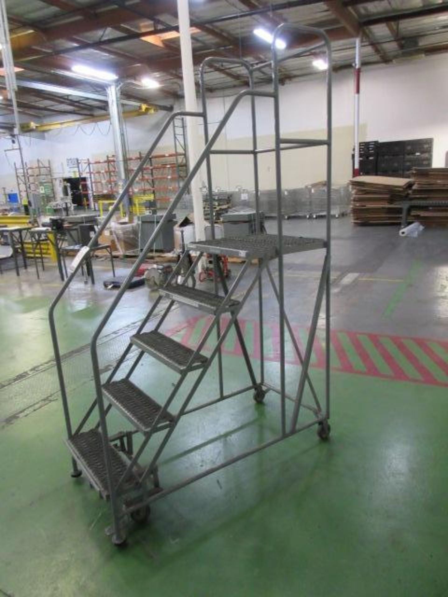 5 Step Rolling Work Platform Ladder - Image 3 of 4