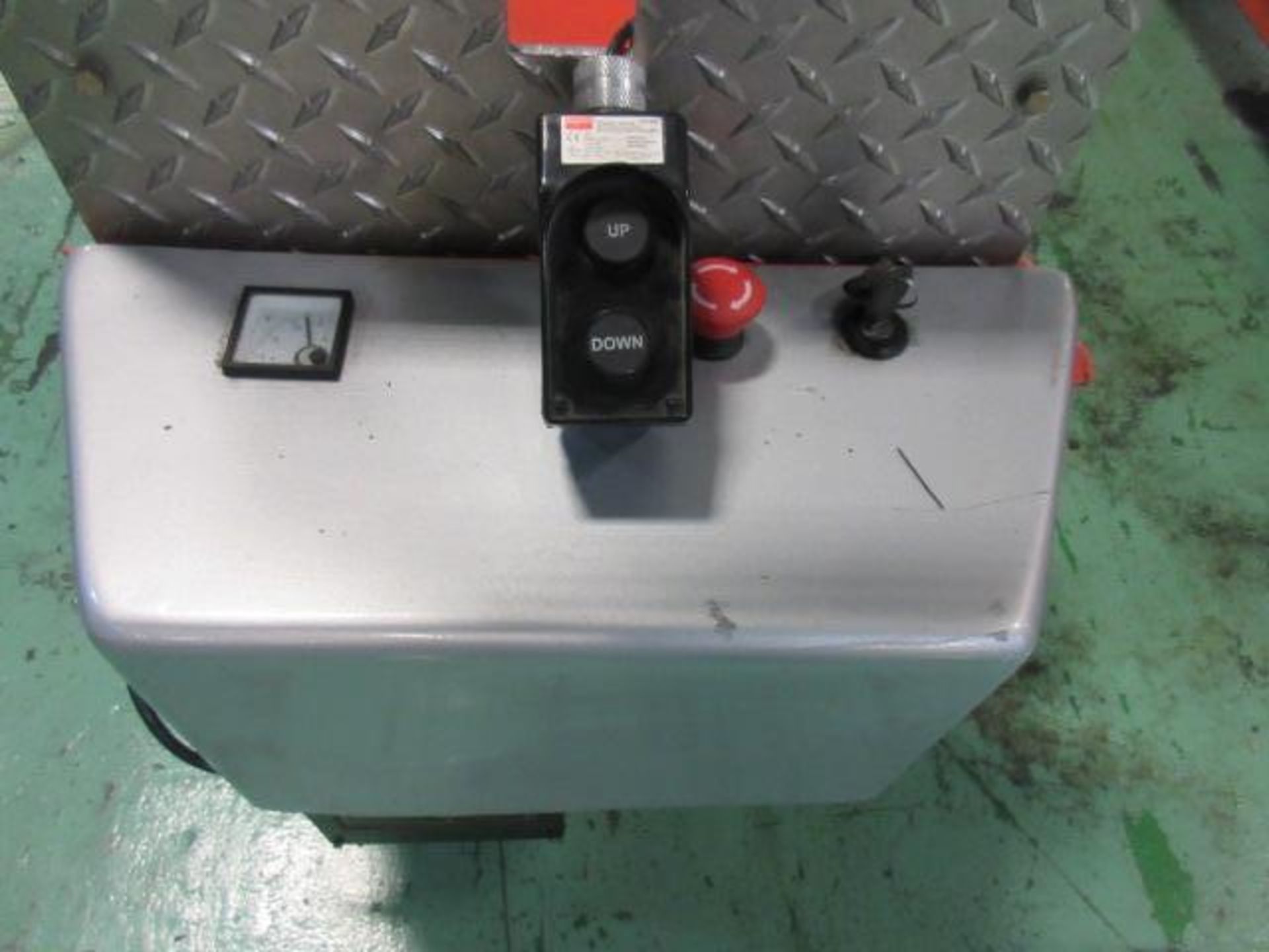 Battery Operated Lift Table - Image 7 of 7