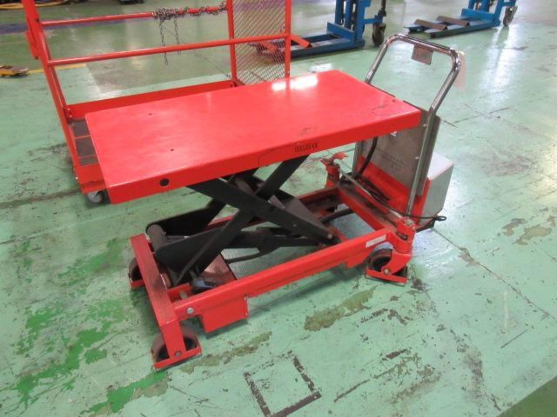 Battery Operated Lift Table - Image 5 of 7