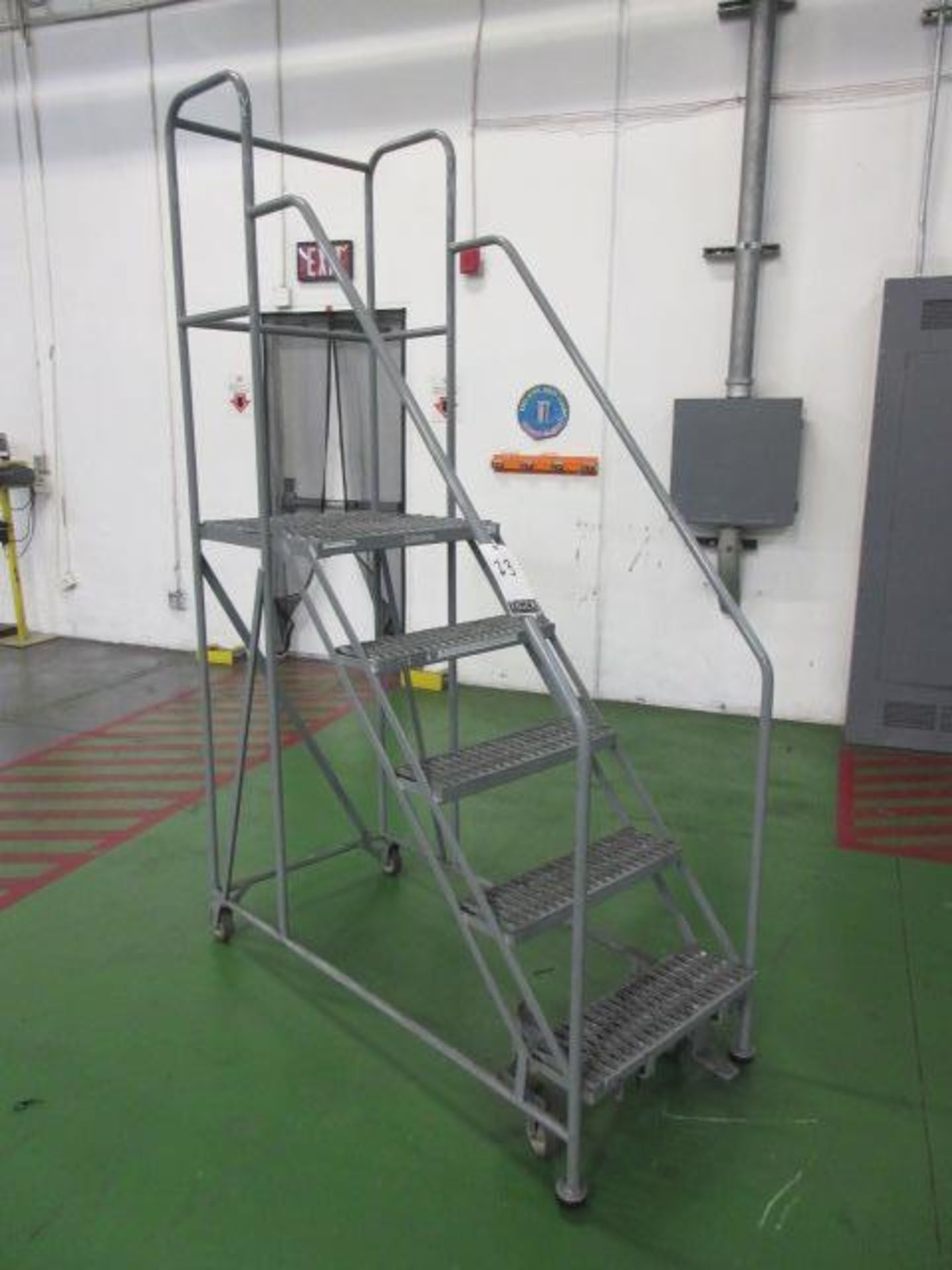 5 Step Rolling Work Platform Ladder - Image 2 of 4