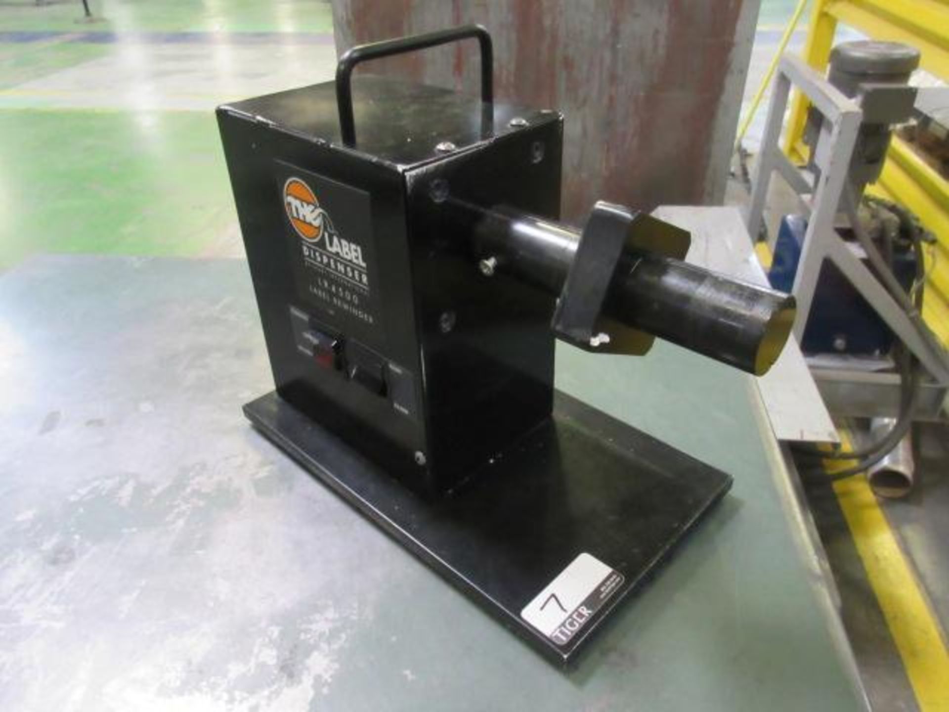 Bi-Directional Label Rewinder - Image 2 of 3