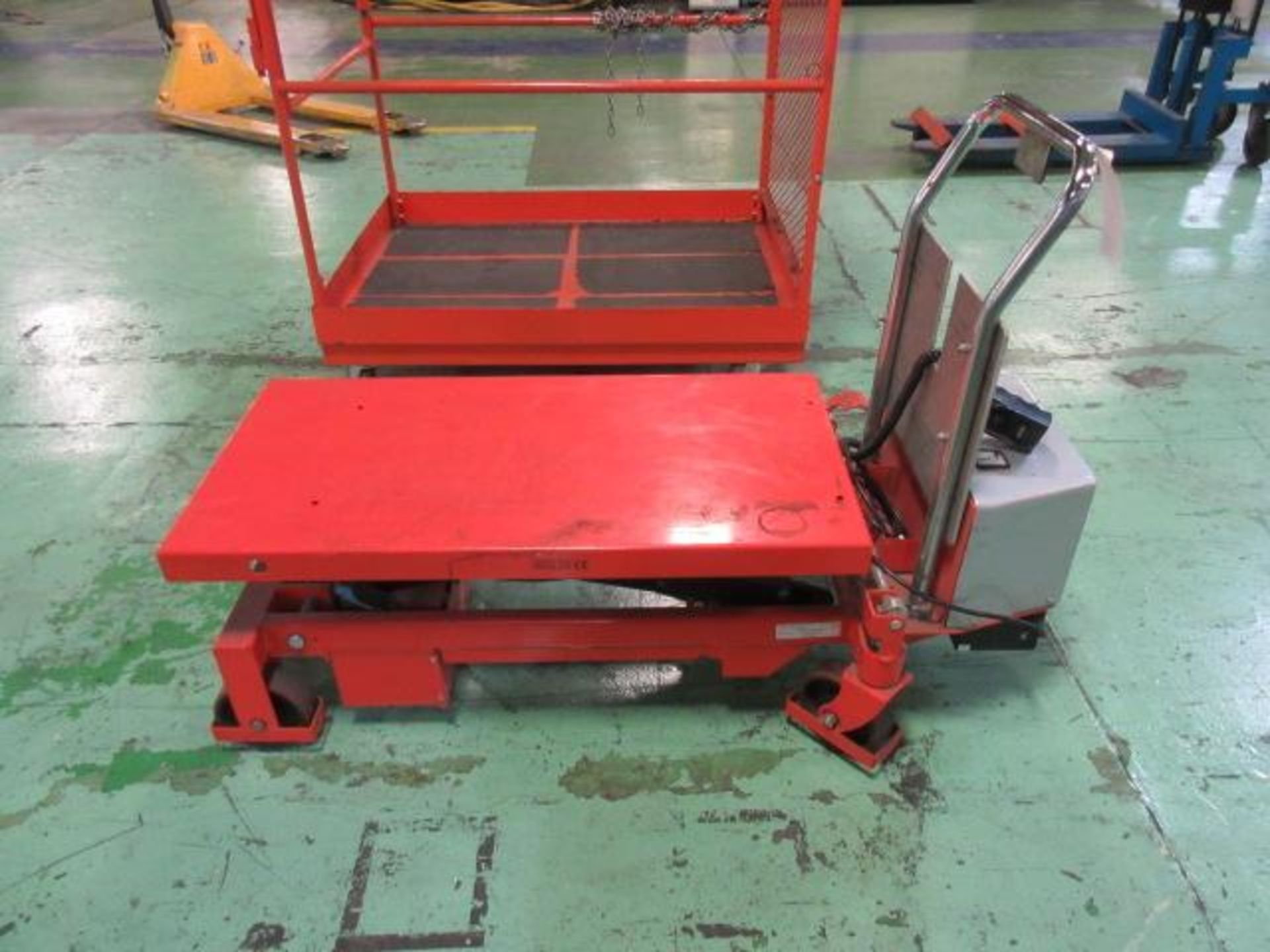 Battery Operated Lift Table - Image 2 of 7
