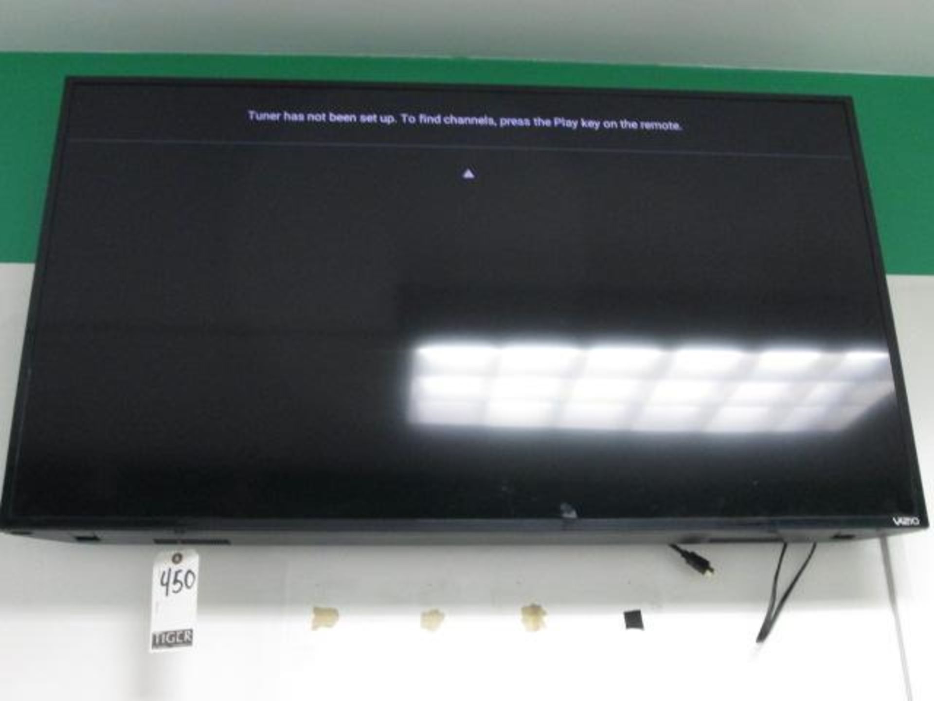 Visio Led-LCD TV - Image 2 of 4