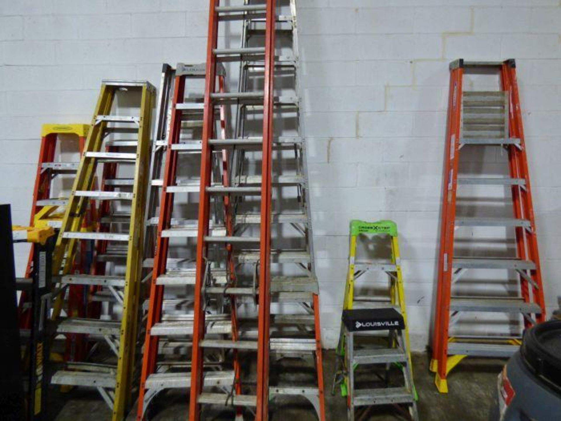 Lot Step Ladders