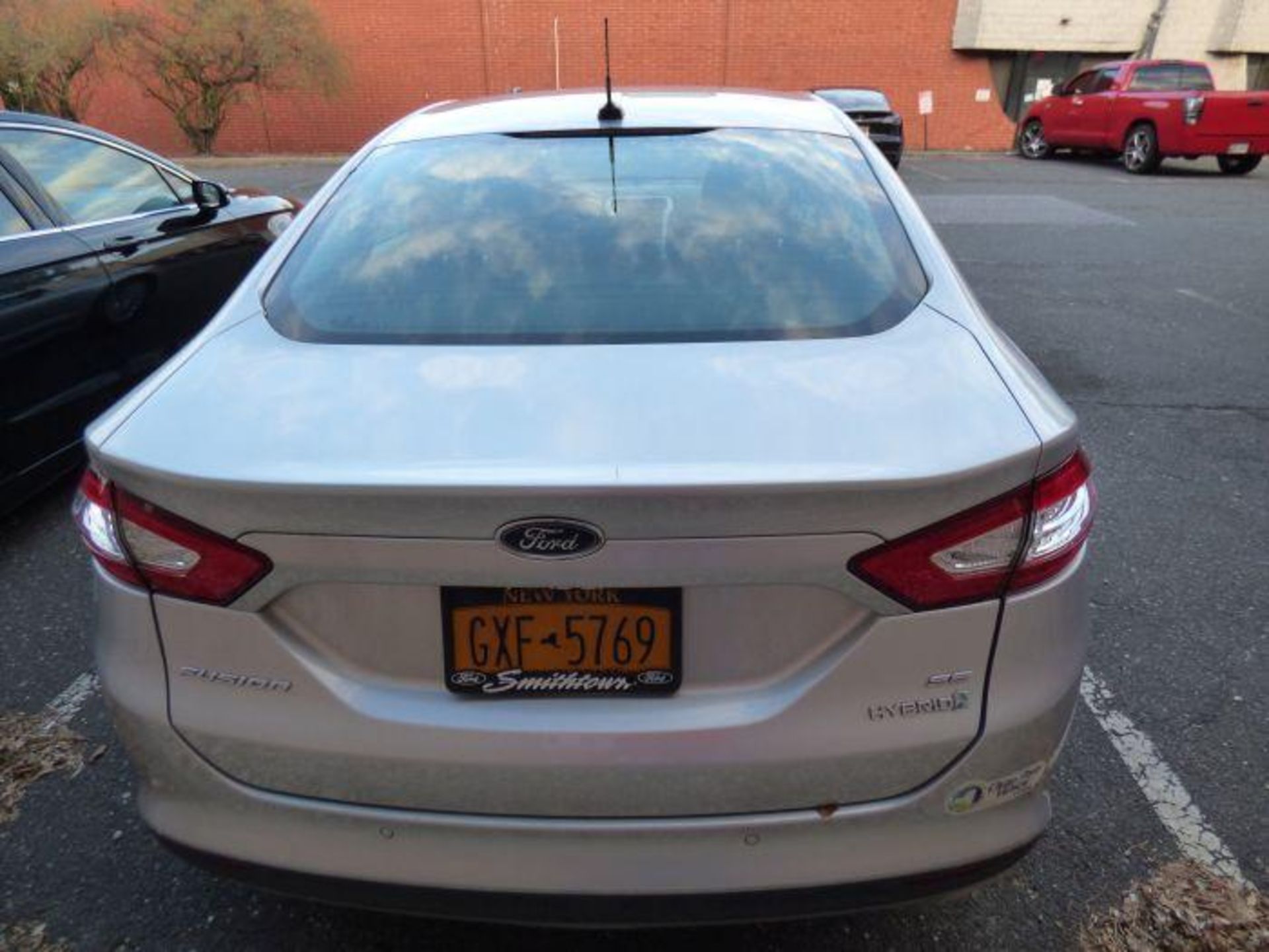 2015 Grey Ford Fusion SE Hybrid - Image 6 of 23