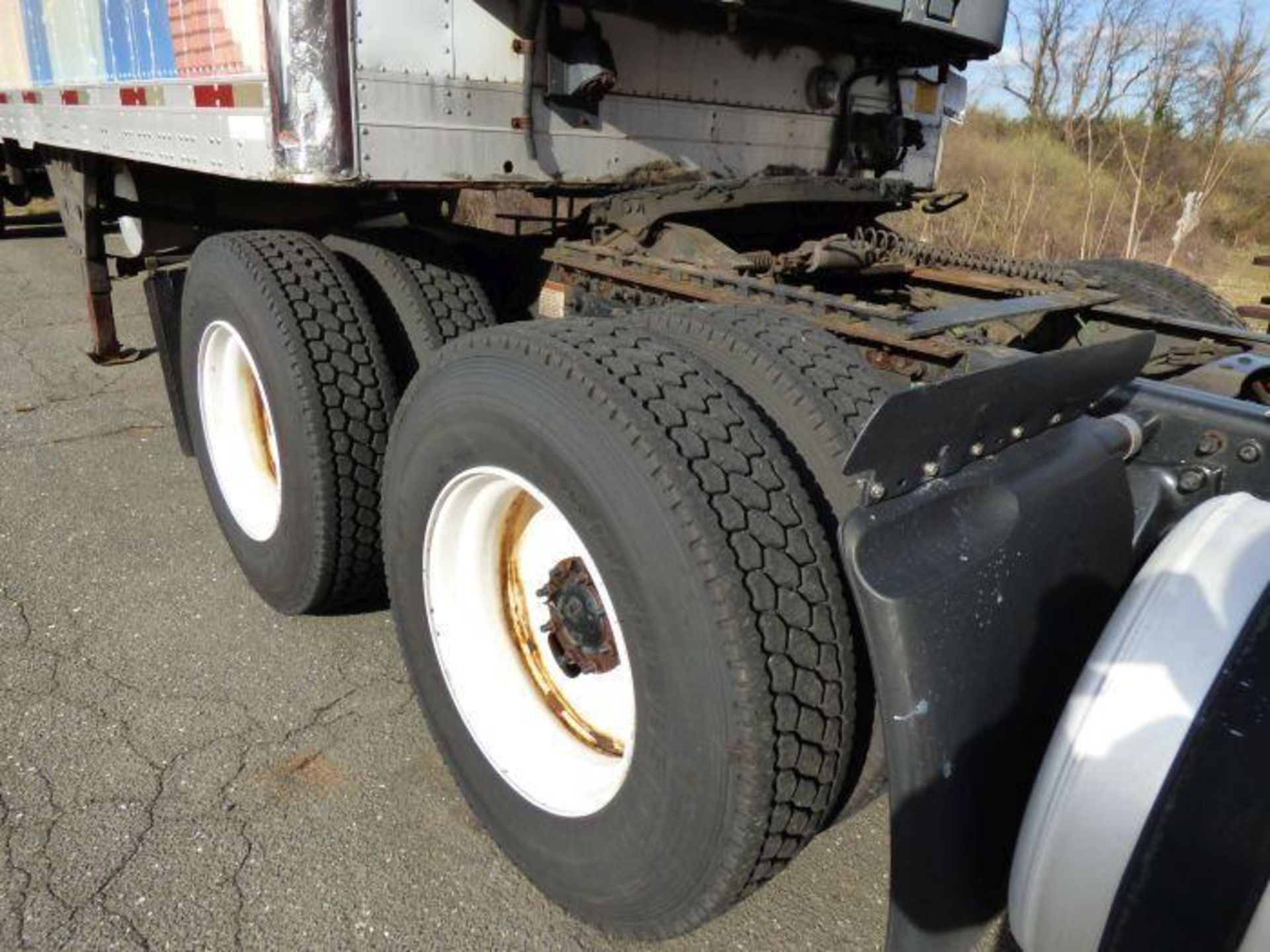 2013 Freightliner Cascadia 125 Semi Truck - Image 2 of 14