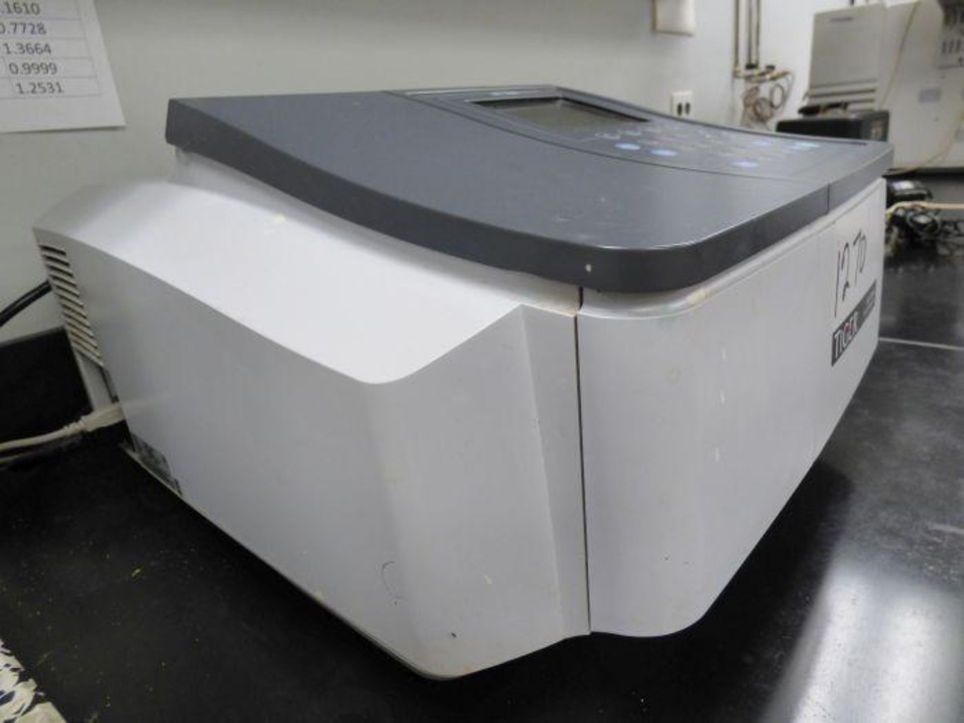 Shimadzu Bench Top UV-Visible Spectrometer - Image 5 of 7