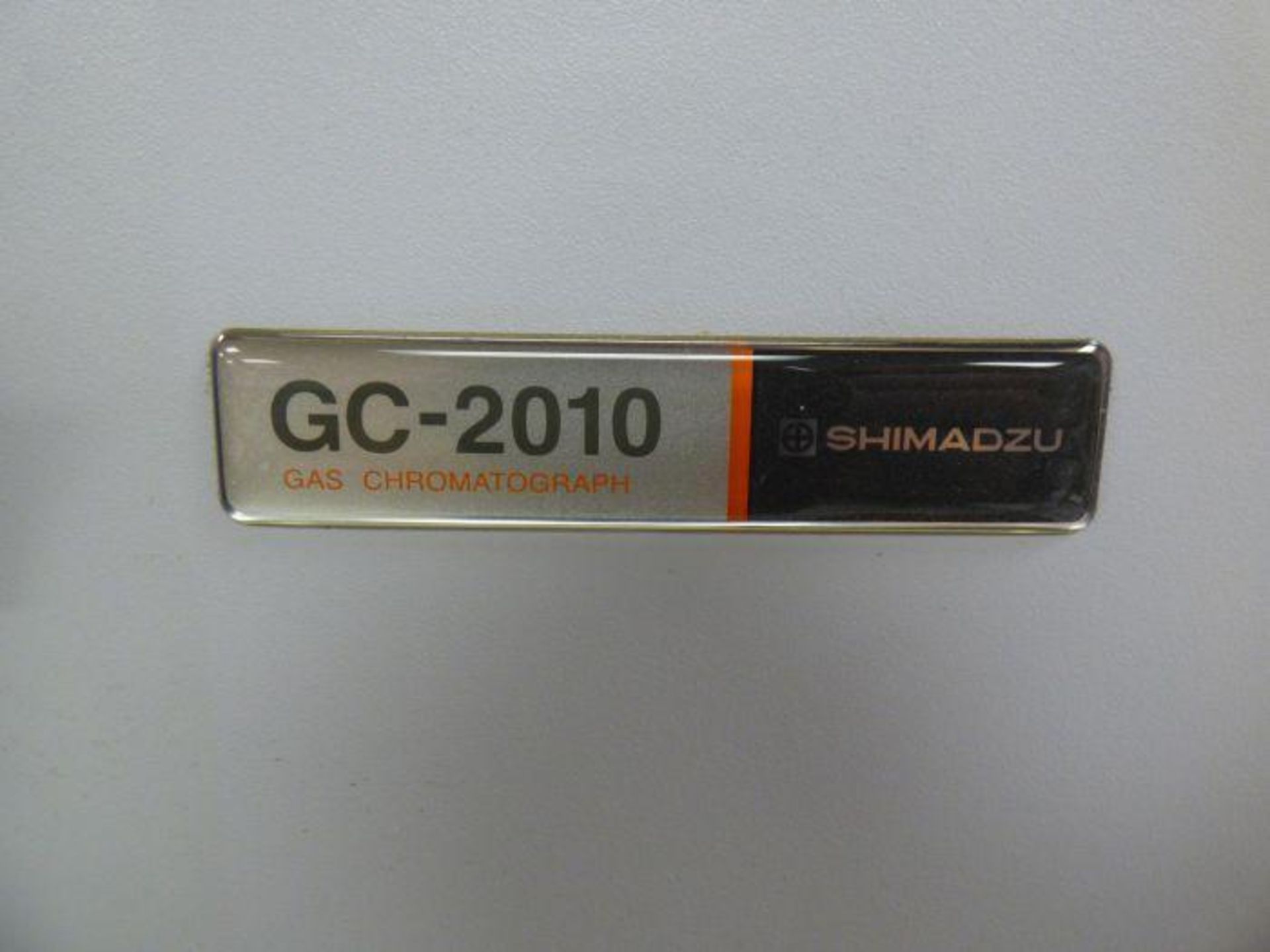 Shimadzu Gas Chromatograph - Image 2 of 6