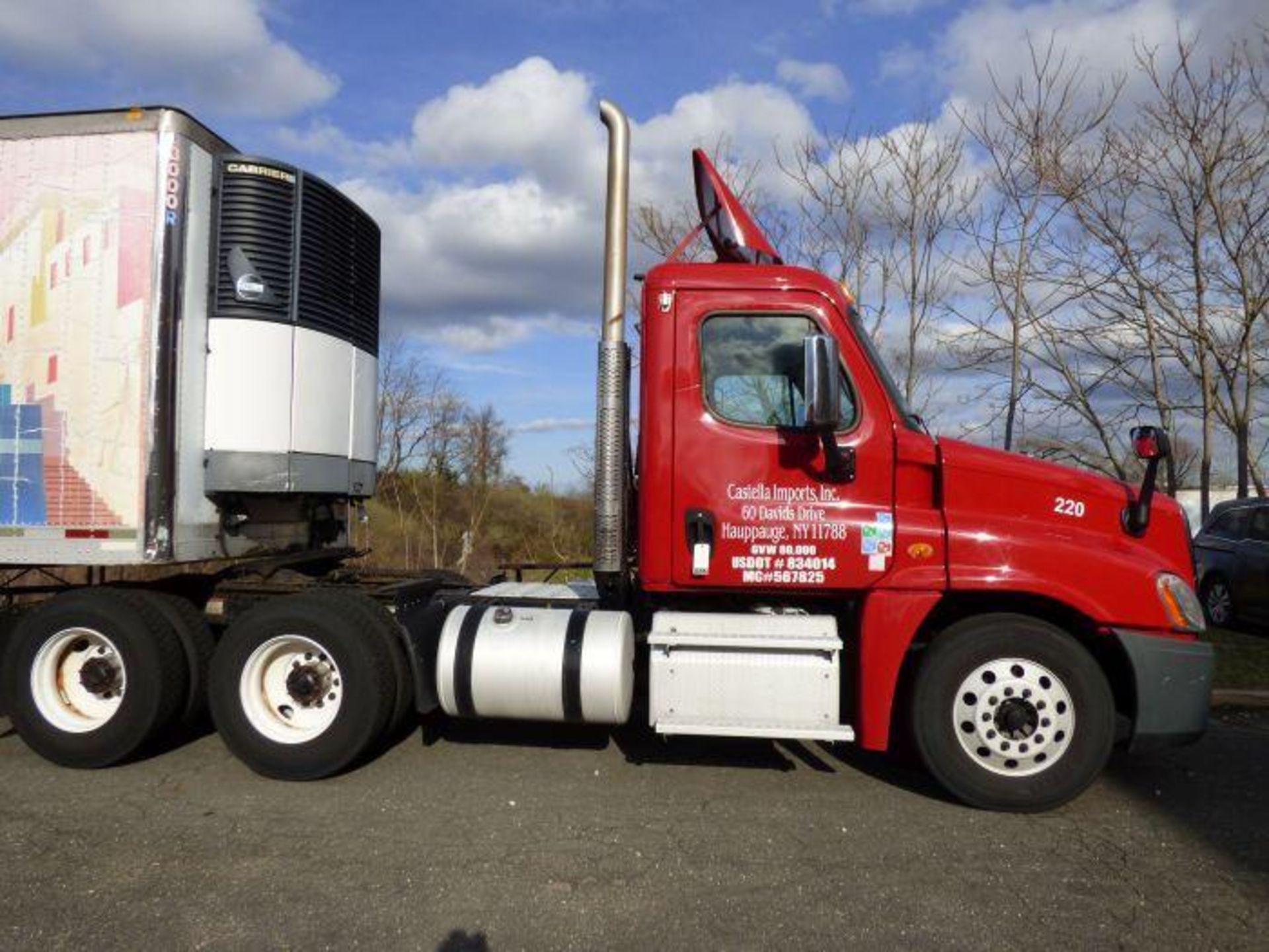 2013 Freightliner Cascadia 125 Semi Truck