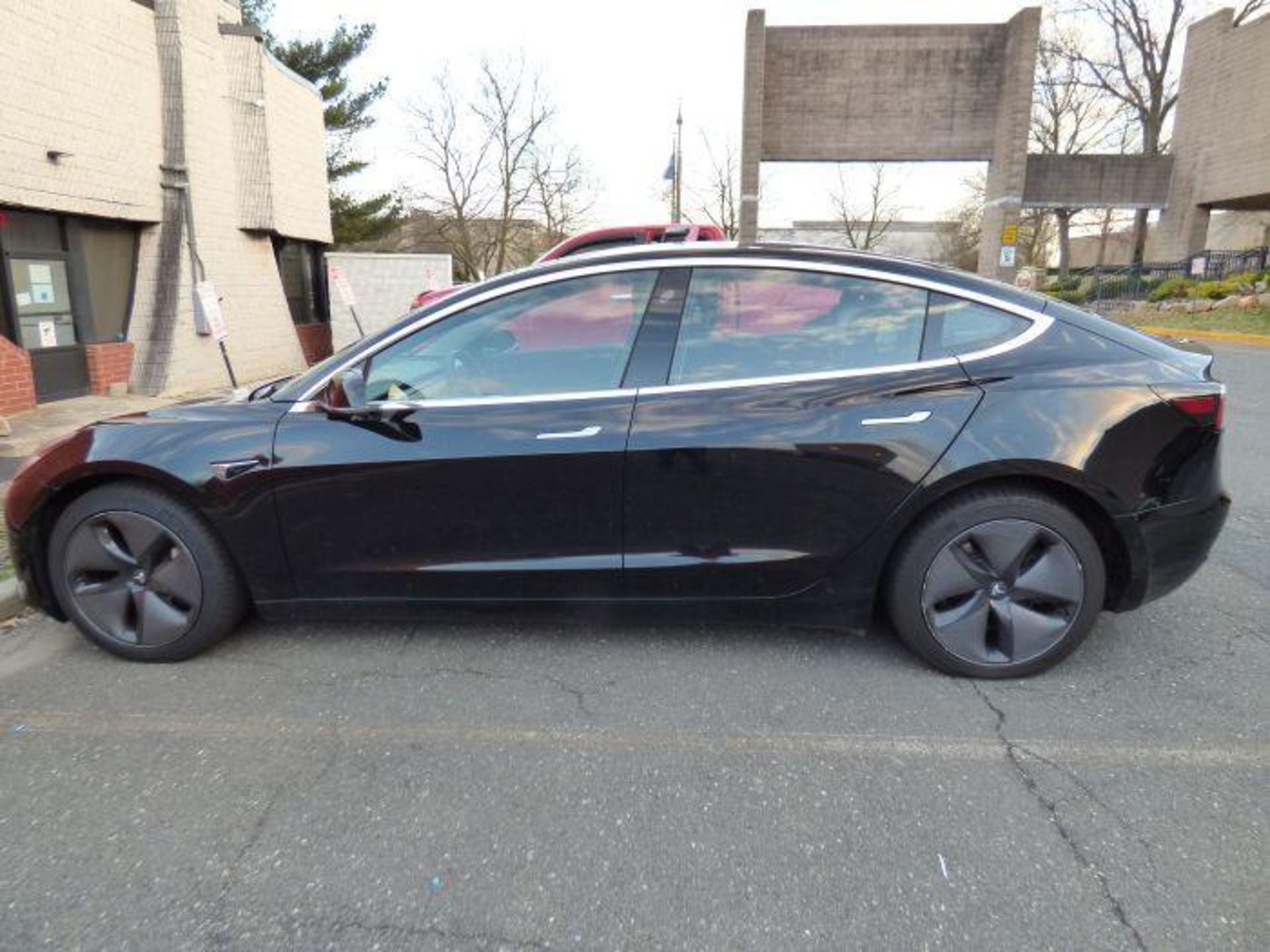 2018 Black Tesla Model 3 - Image 10 of 30