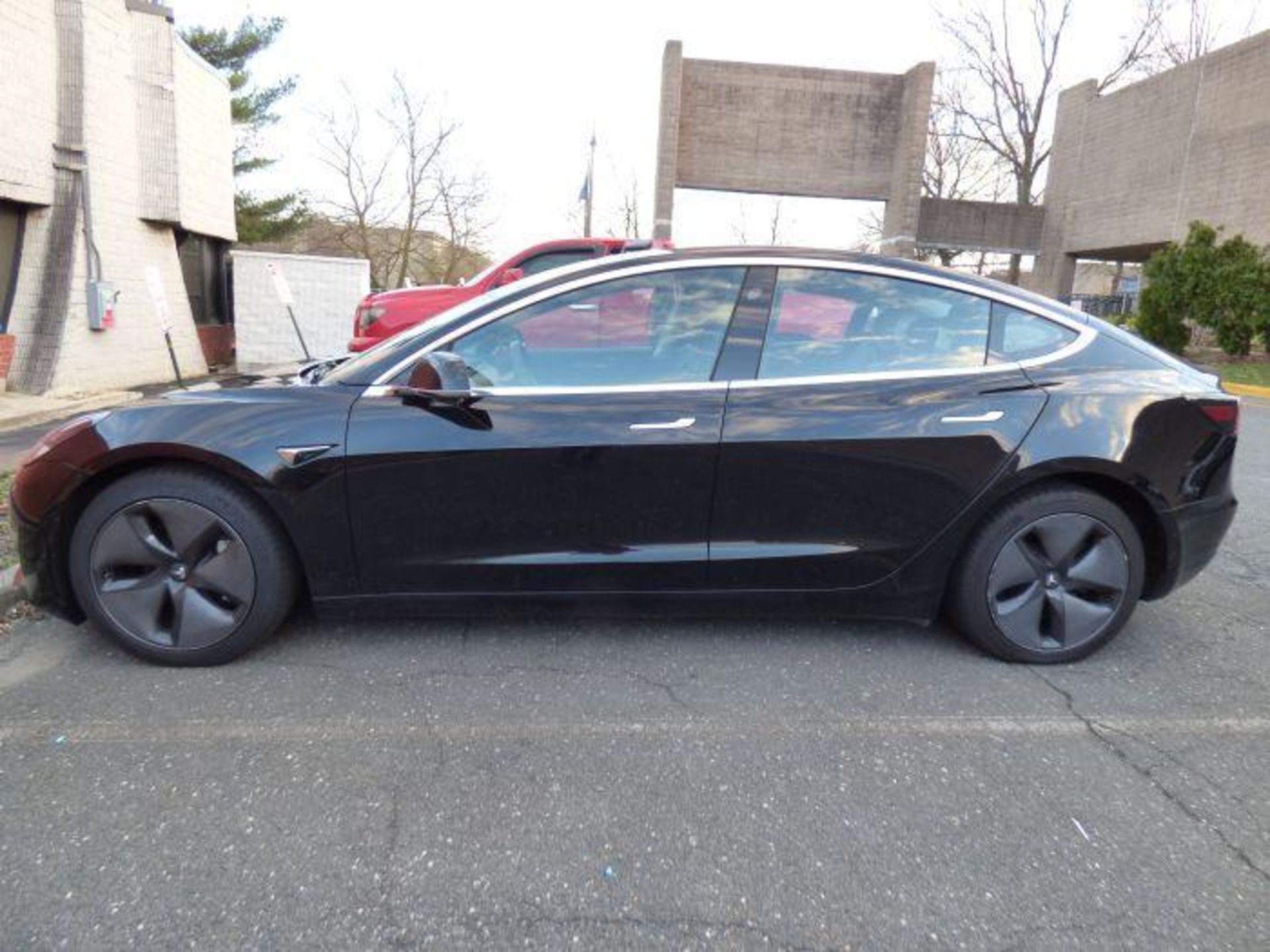 2018 Black Tesla Model 3 - Image 5 of 30