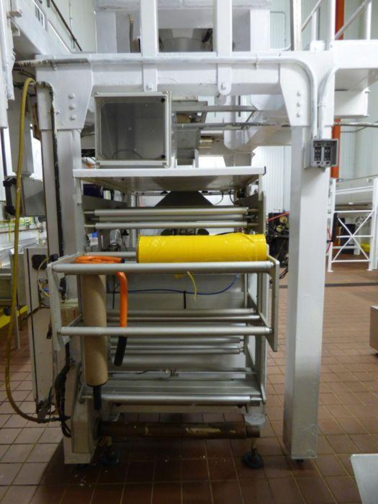 Microprocessor Controlled Form/Fill/Seal Packaging Line - Image 8 of 21