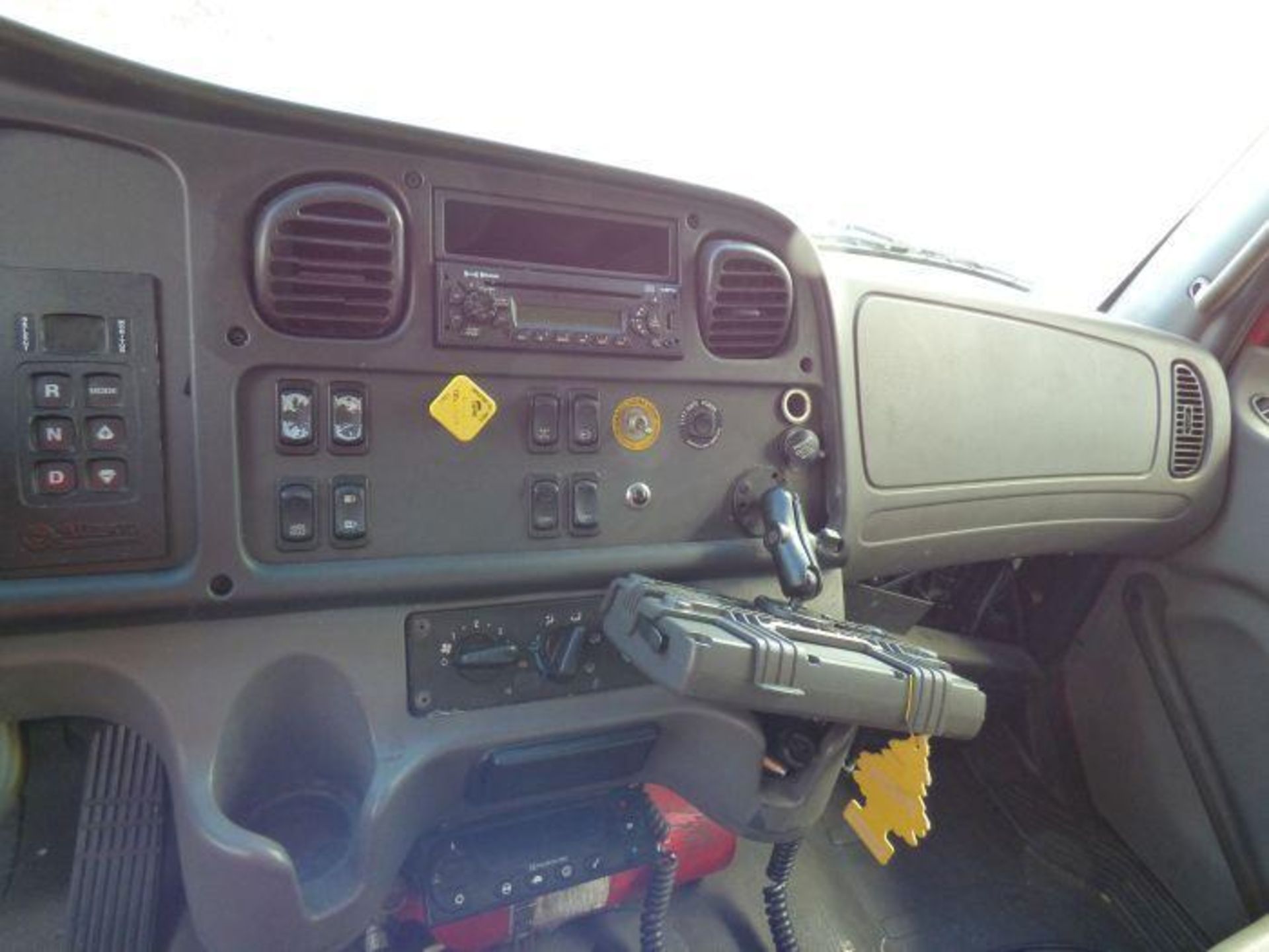 2014 Freightliner Refrigerated Box Truck - Image 28 of 30