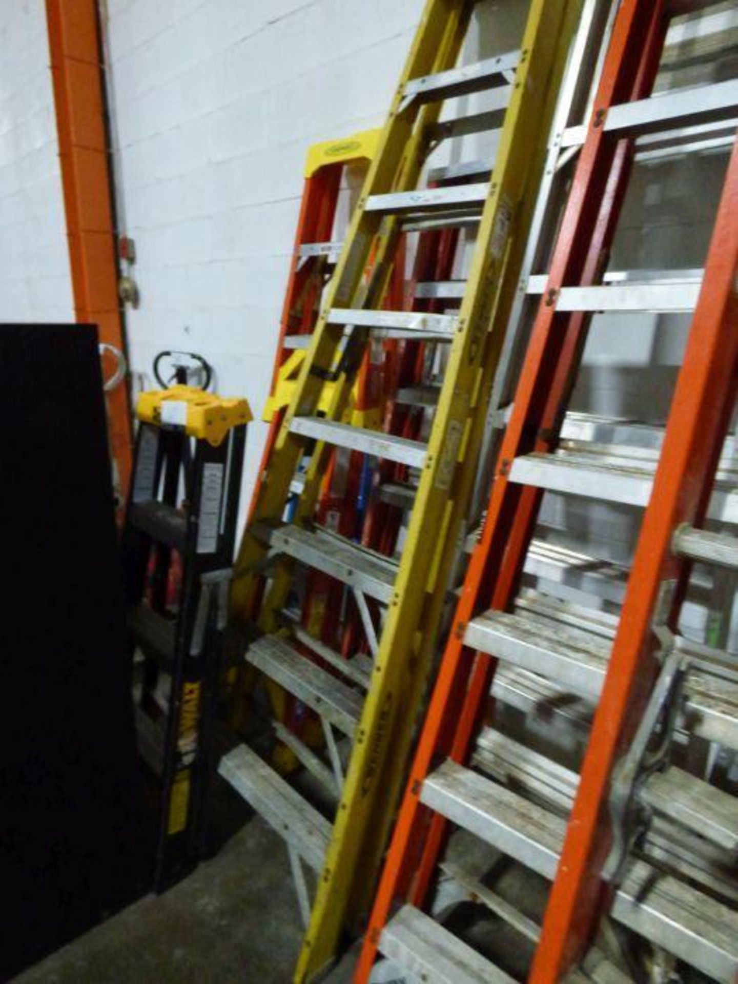 Lot Step Ladders - Image 4 of 4