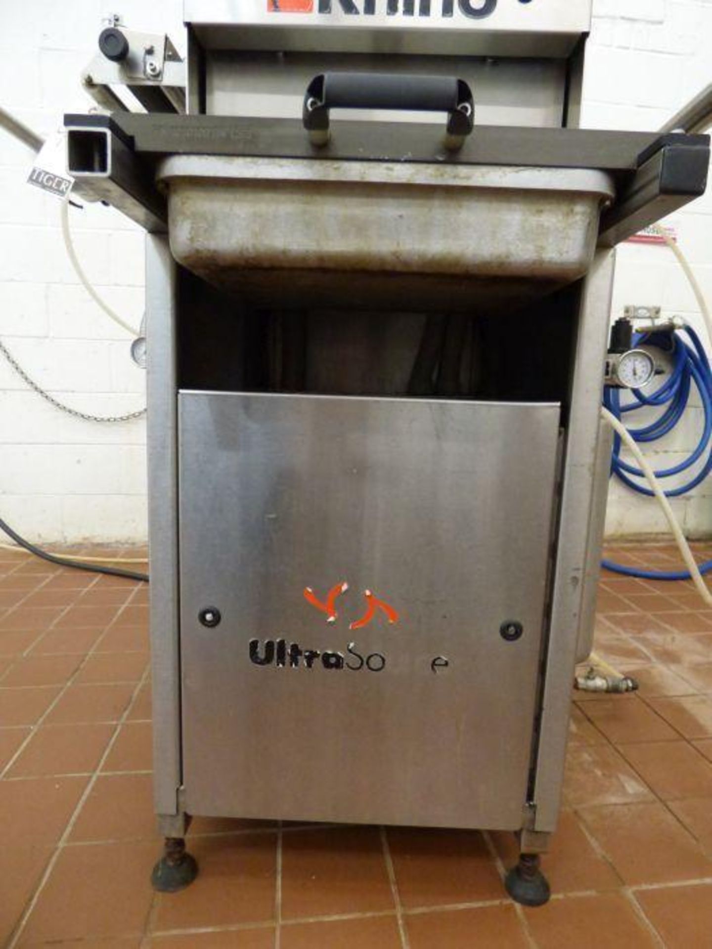 2015 Rhino Ultrasource Tray Sealing Machine with Spare Parts - Image 6 of 22