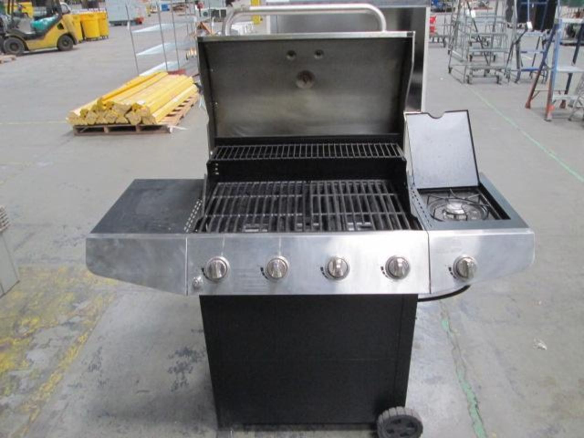 Master Forge Gas Grill - Image 4 of 5