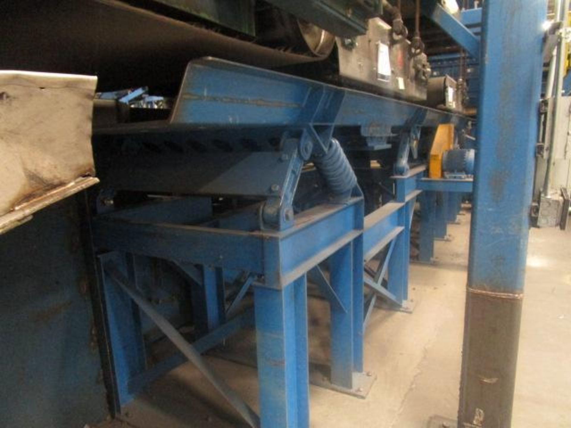 Action Vibrating Conveyer - Image 2 of 7