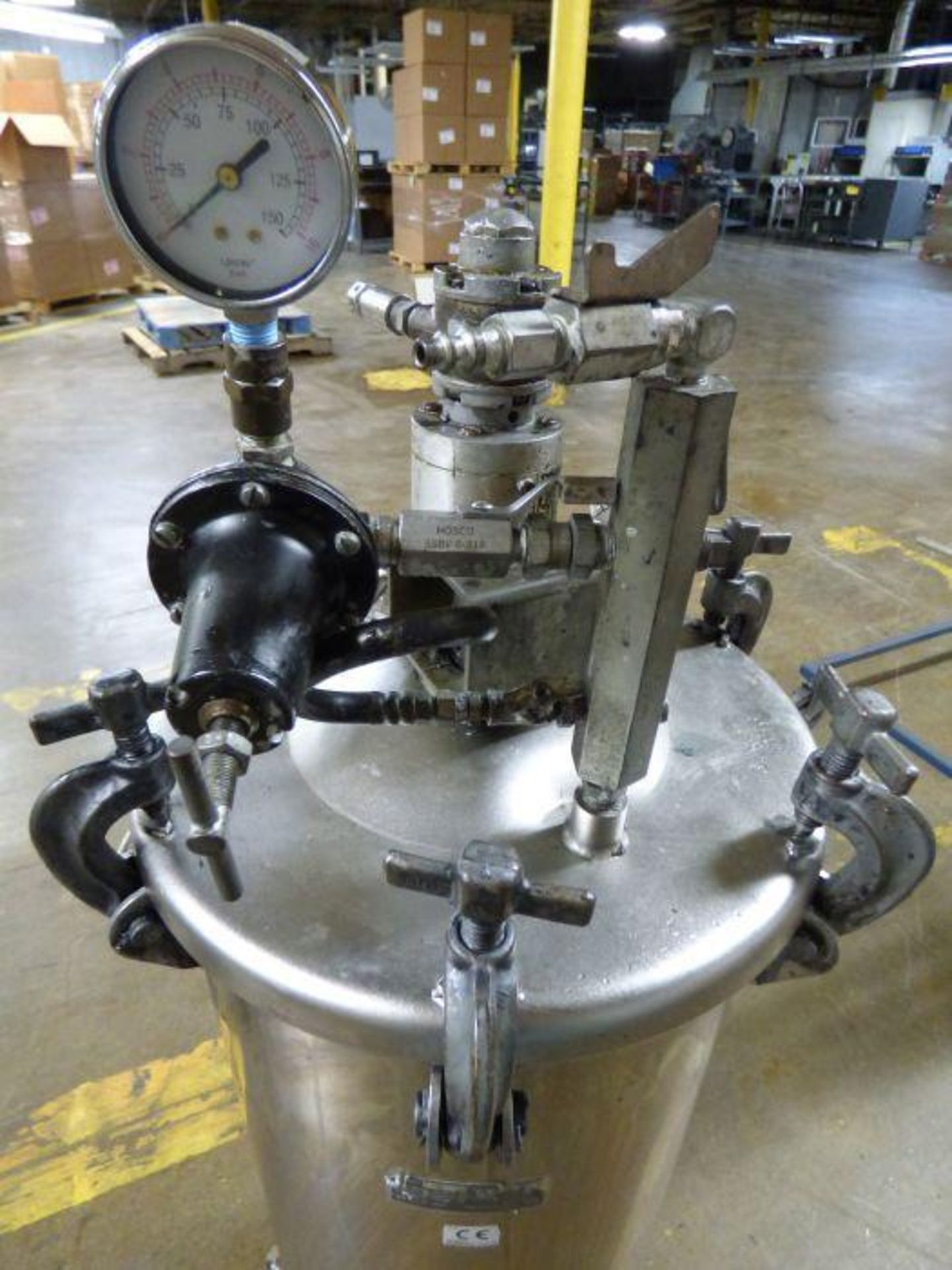 Graco Stainless Steel Pressure Vessel with Agitator - Image 5 of 5