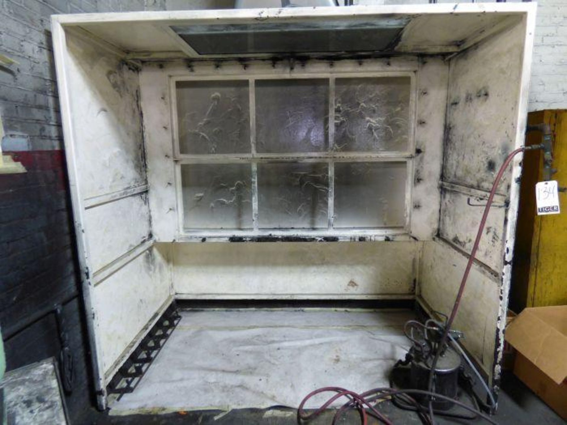 Dry Filter Spray Booth - Image 4 of 7