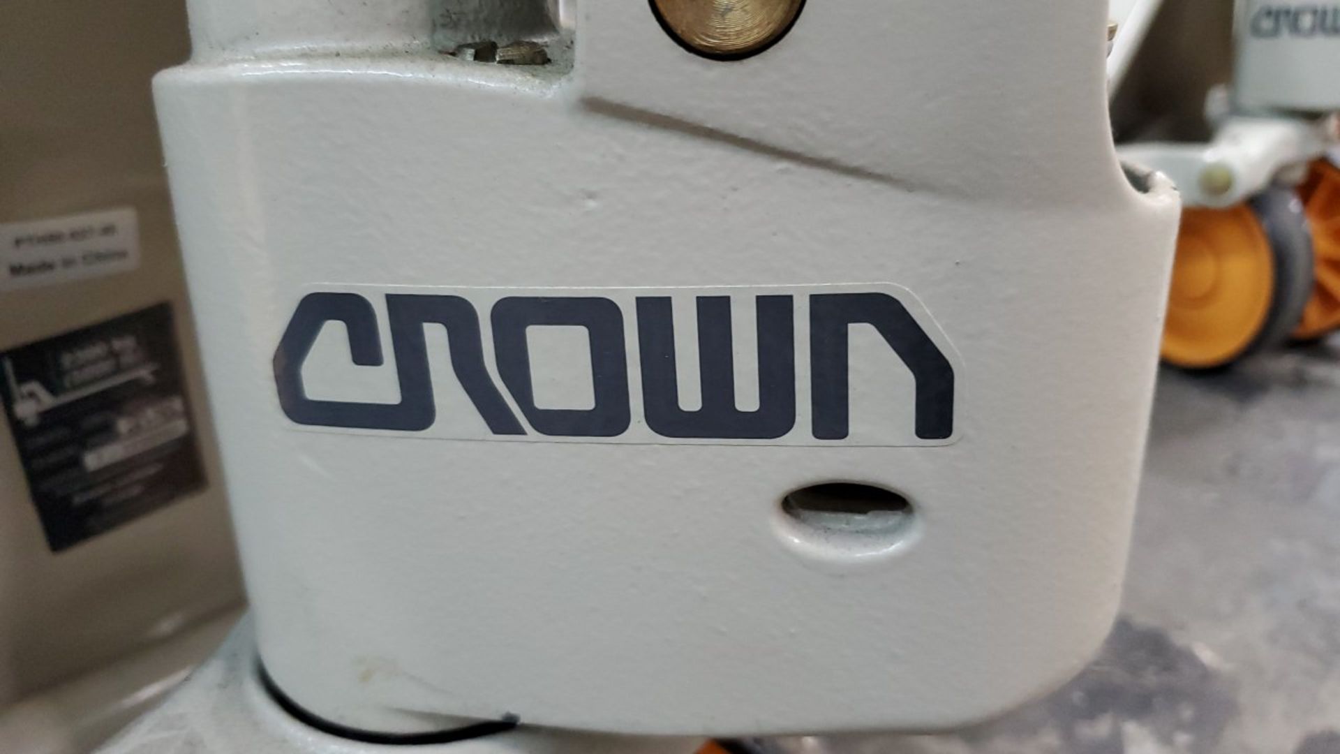 Crown Pallet Jack - Image 3 of 4