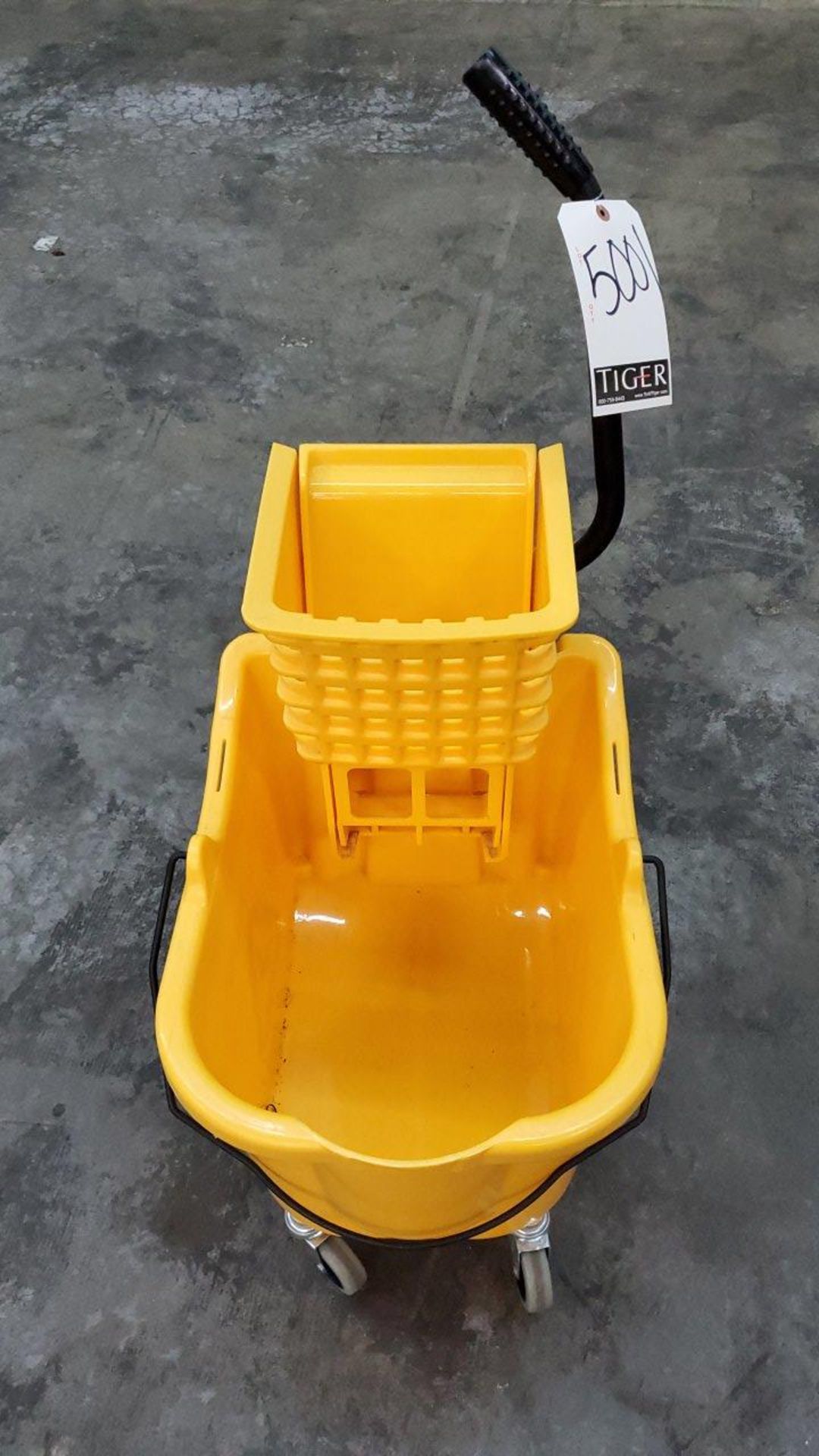 Amazon Basics Commercial Mop Bucket - Image 2 of 3