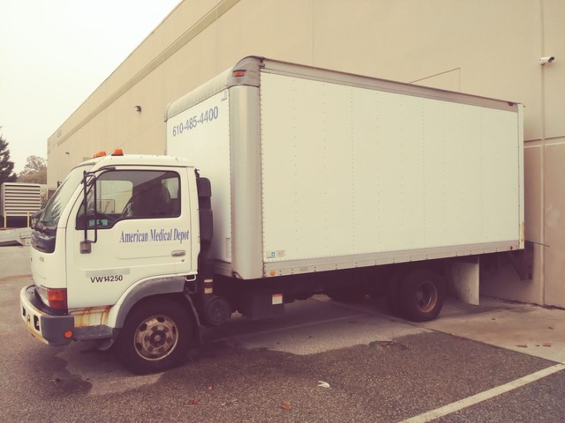 2004 Nissan UD1400 16ft Box Truck