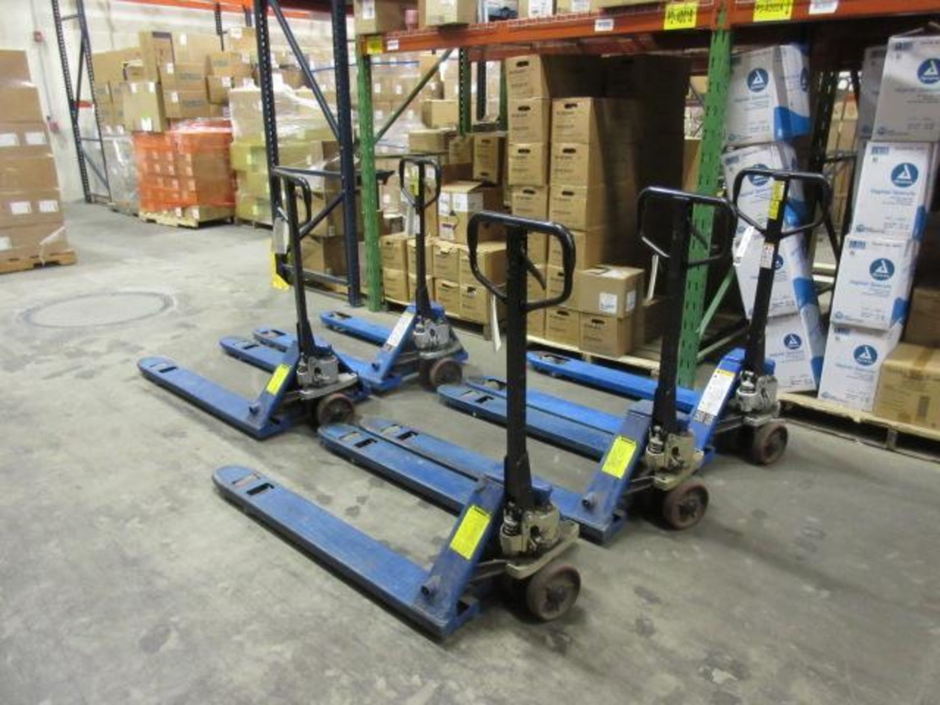 Manual Pallet Jacks - Image 4 of 4