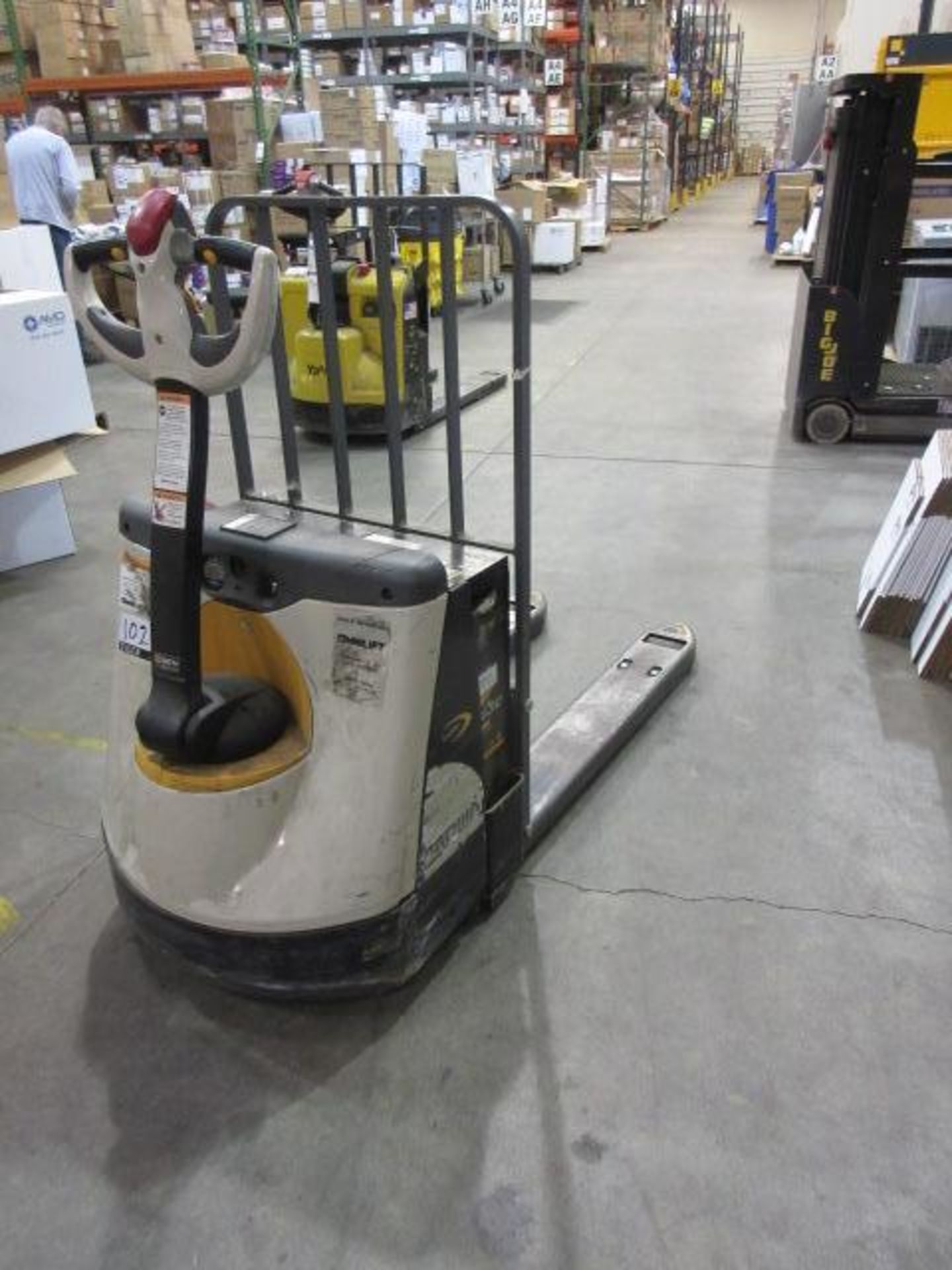 Crown Electric Pallet Jack - Image 4 of 6