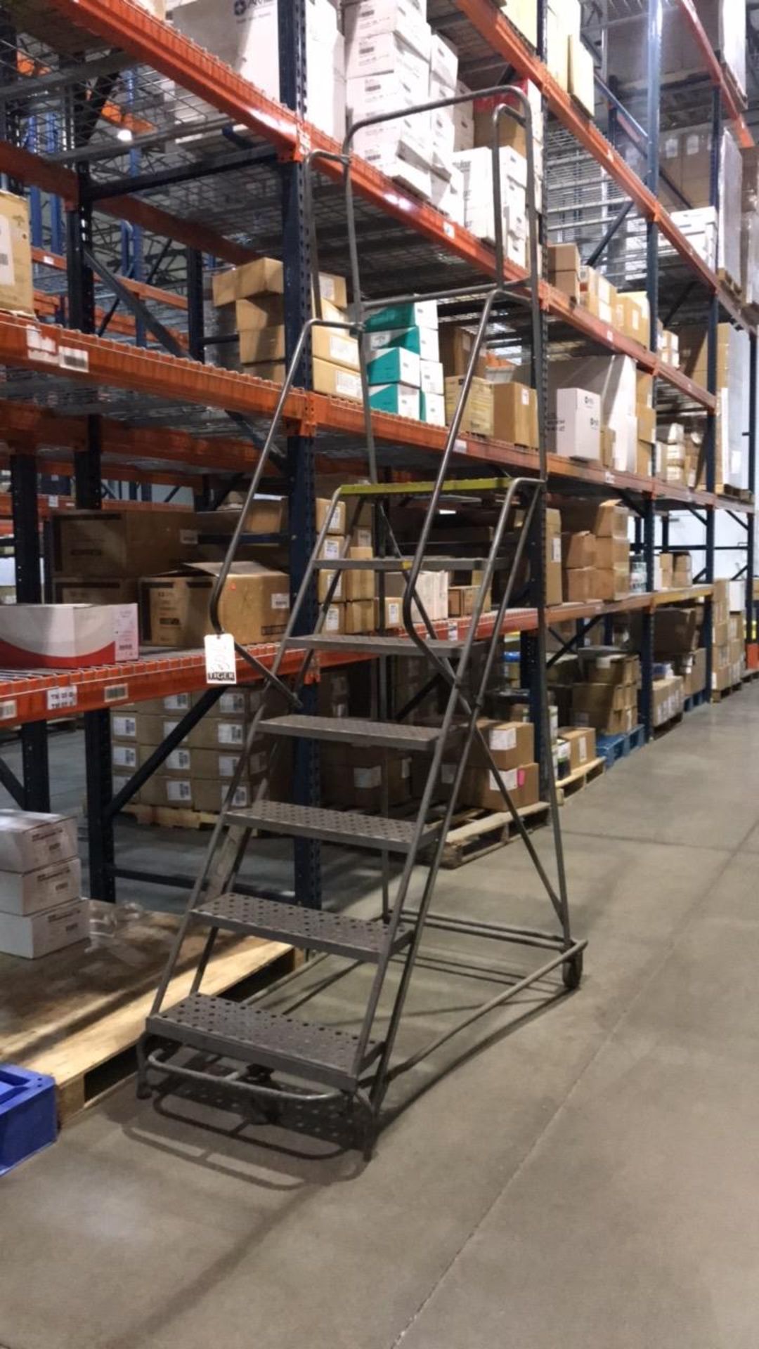 Rolling Steel Warehouse Ladder