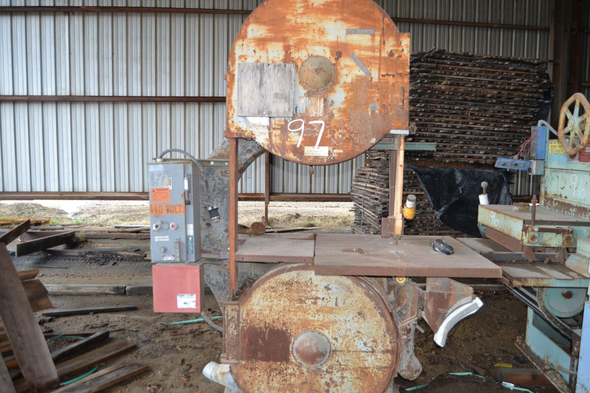 TANNEWITZ VERTICAL BAND SAW W/MOTORS & CONTROLS