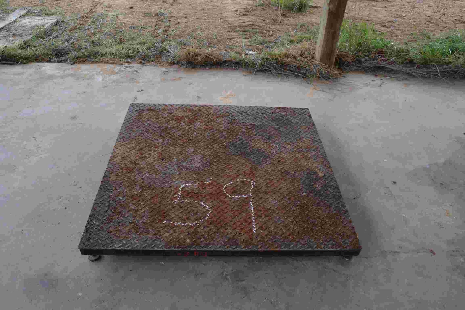 4'X4' PALLET SCALES NO CONTROLS OR READ OUT LOCATED SITE 1