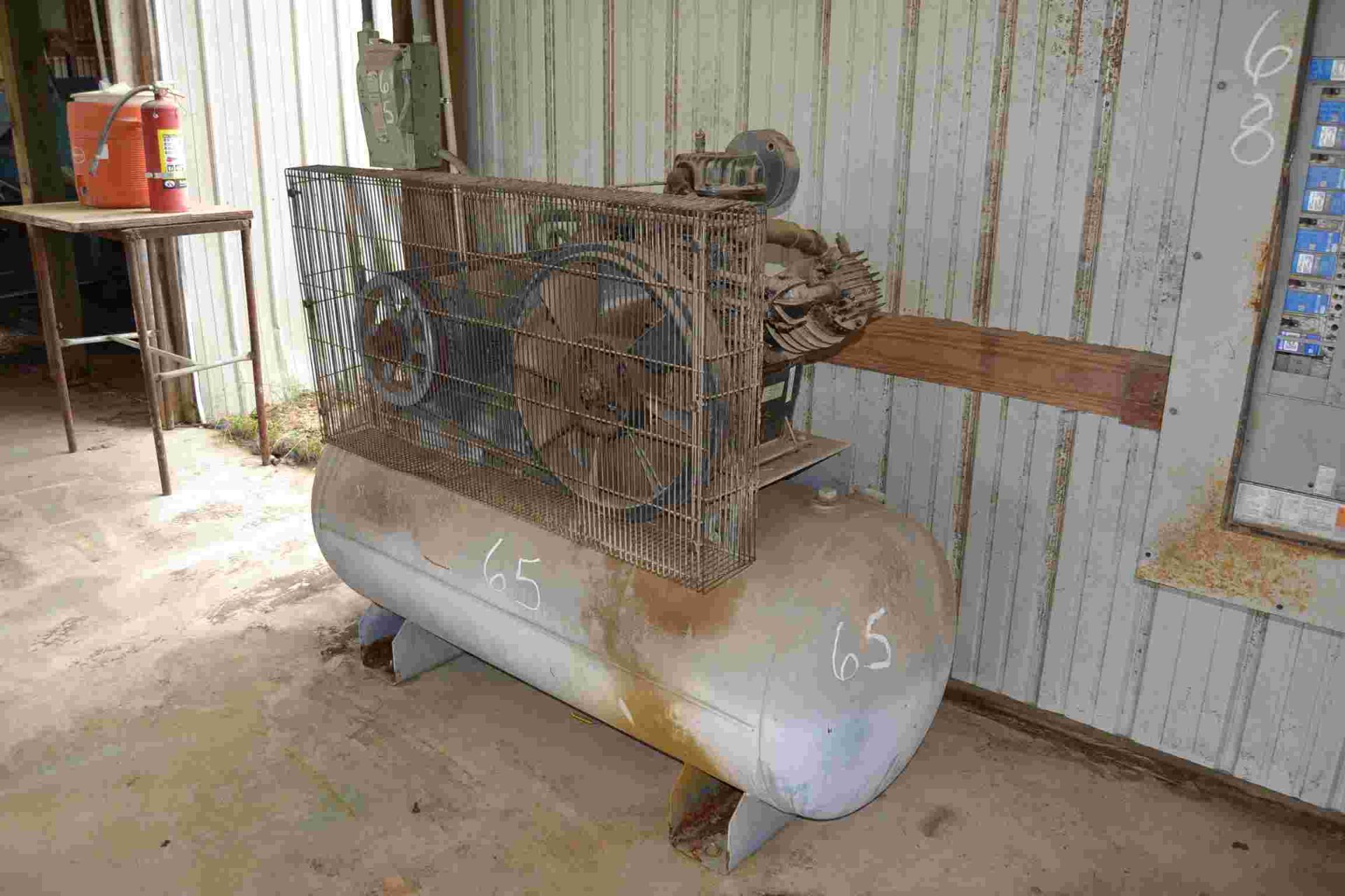 GARDNER DENVER 15HP TANK MOUNTED AIR COMPRESSOR LOCATED SITE 1 - Image 2 of 3