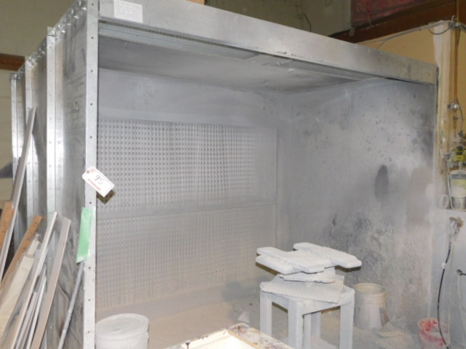 GLOBAL FINISHING SYSTEMS SPRAY BOOTH, 9’ X 6’, FP1086